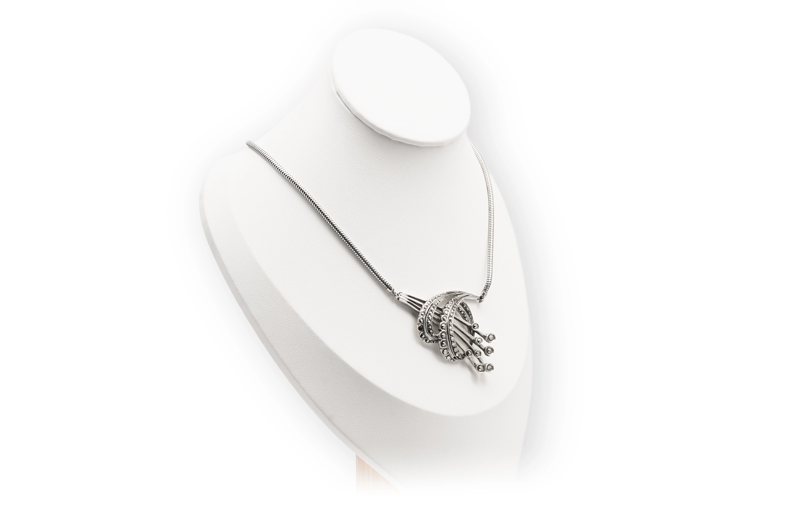 Collier Années 50 en argent 835 serti de marcassites