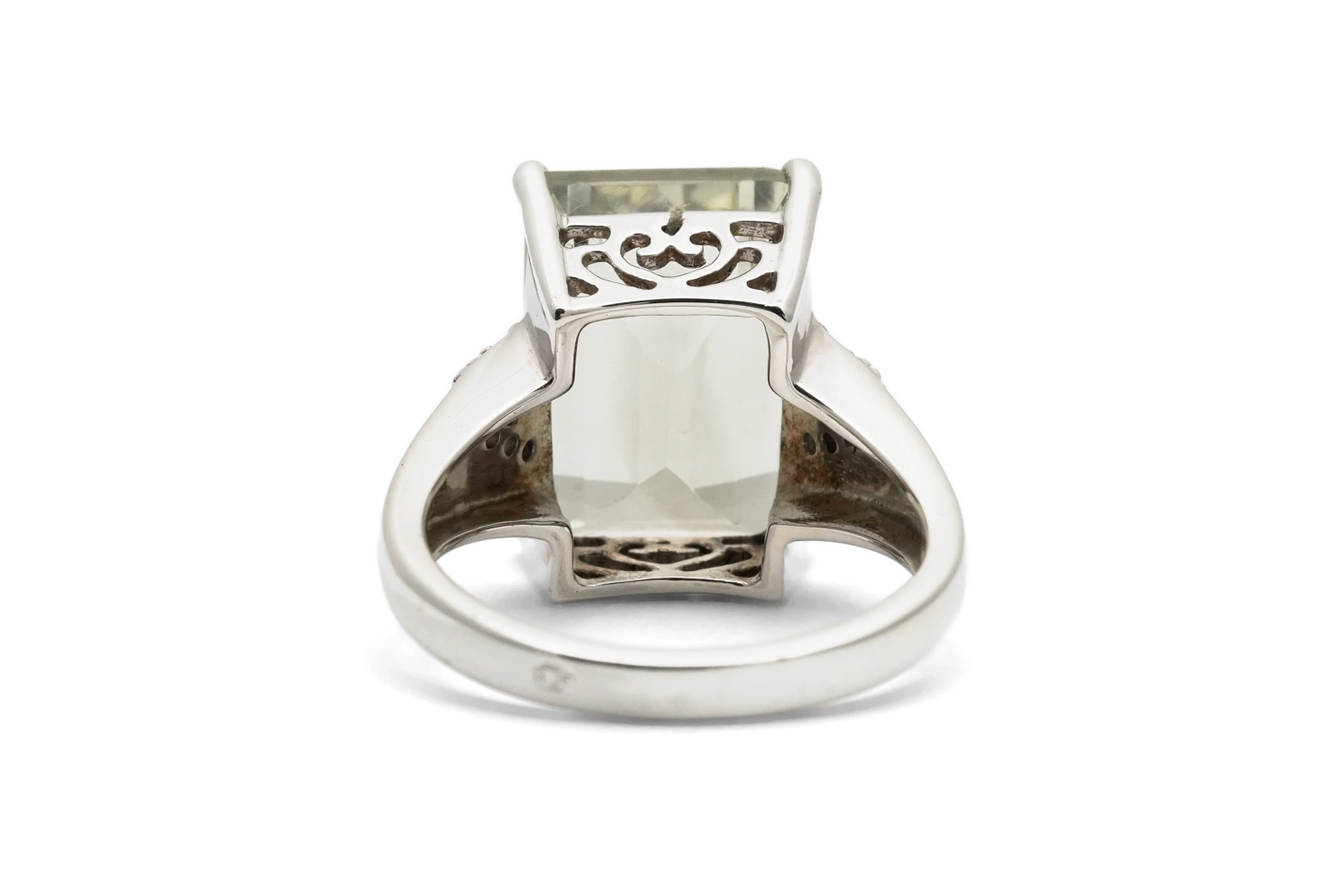 Bague contemporaine en argent 925 sertie d'une citrine et de zirconiums