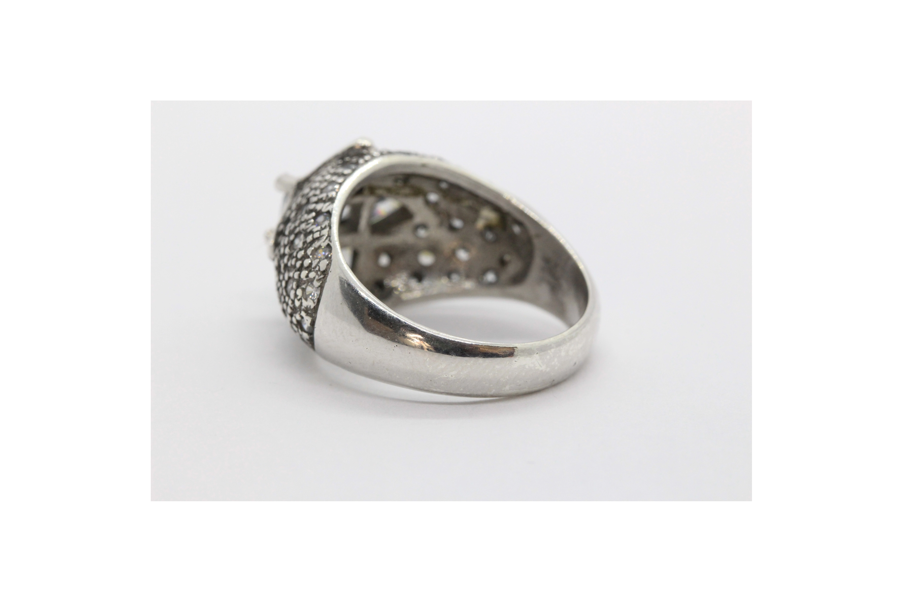 Bague contemporaine en argent 925, sertie de zirconiums-The Vintage Workshop