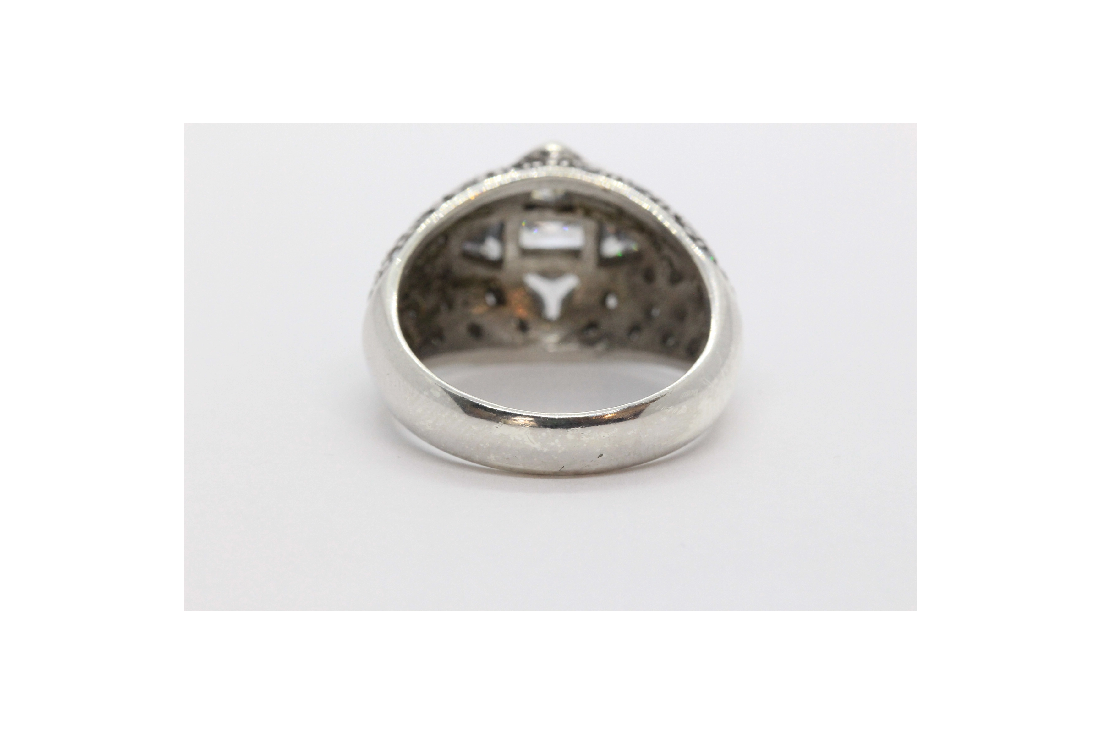 Bague contemporaine en argent 925, sertie de zirconiums-The Vintage Workshop