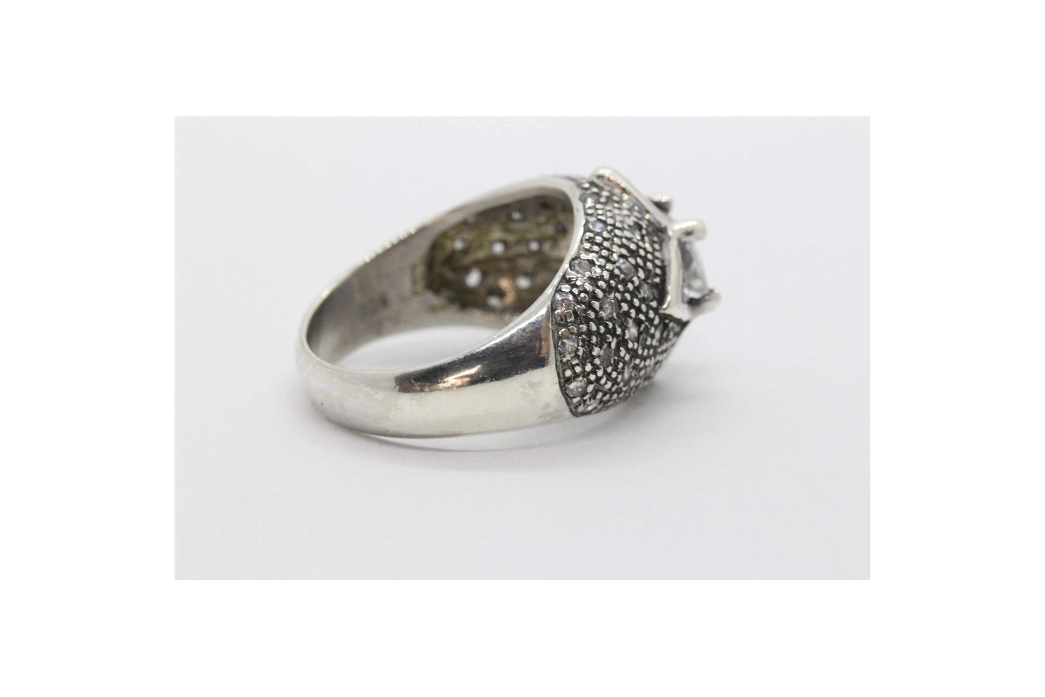 Bague contemporaine en argent 925, sertie de zirconiums-The Vintage Workshop