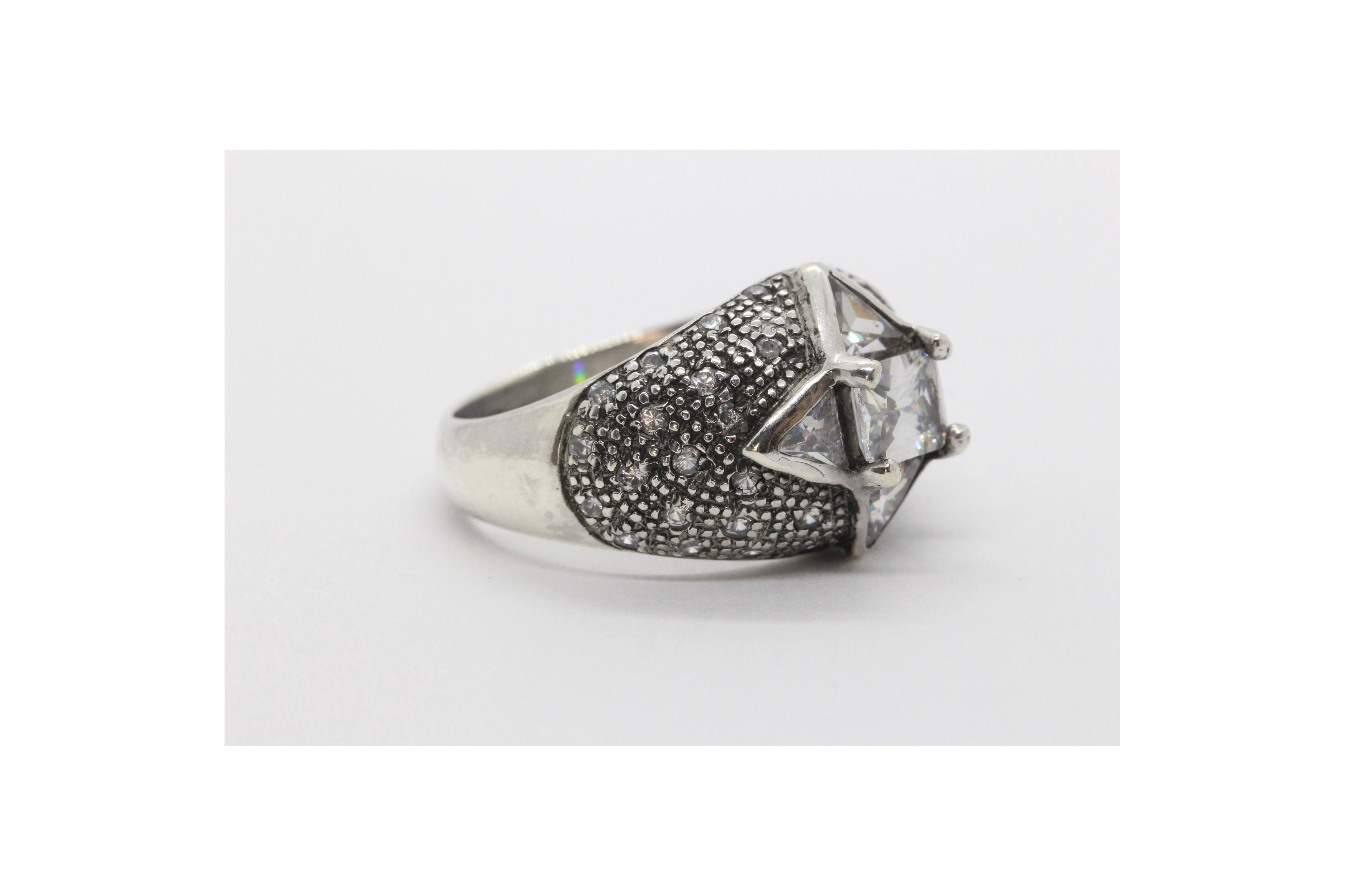 Bague contemporaine en argent 925, sertie de zirconiums-The Vintage Workshop