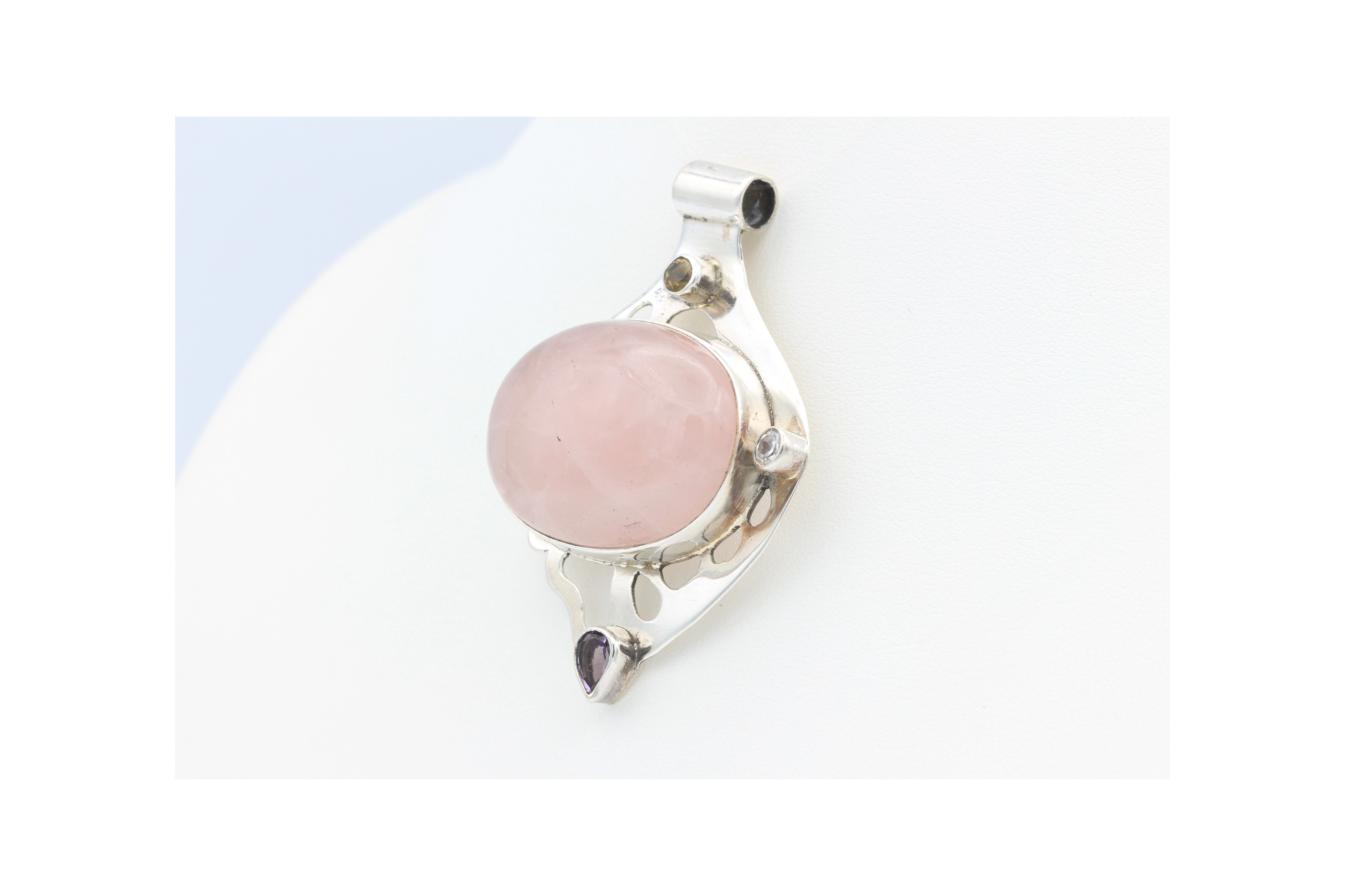 Pendentif en argent 925, serti d'un quartz rose, d'une citrine, d'une topaze et d'une améthyste-The Vintage Workshop