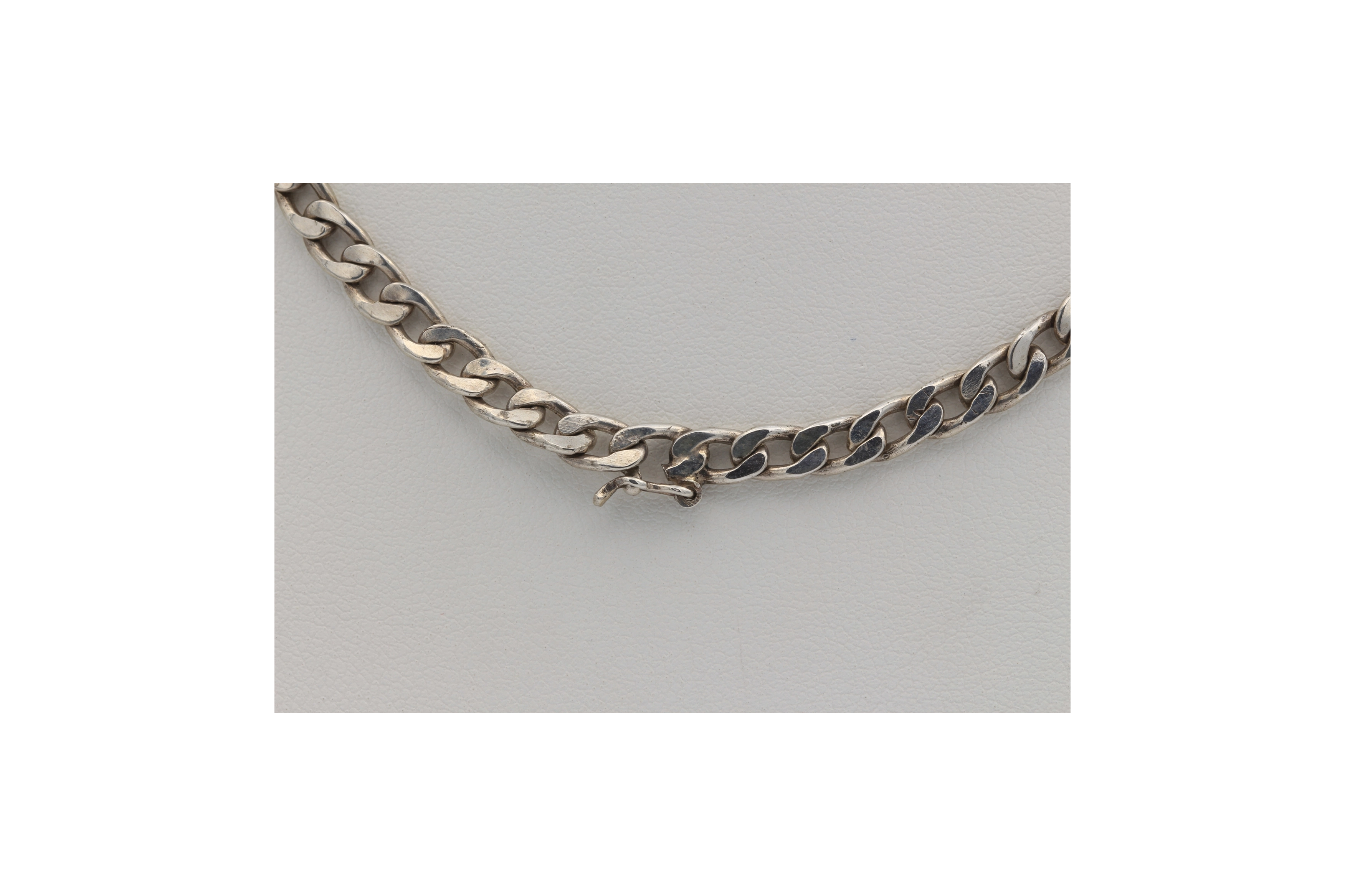 Collier contemporain en argent 925, serti d'une améthyste-The Vintage Workshop