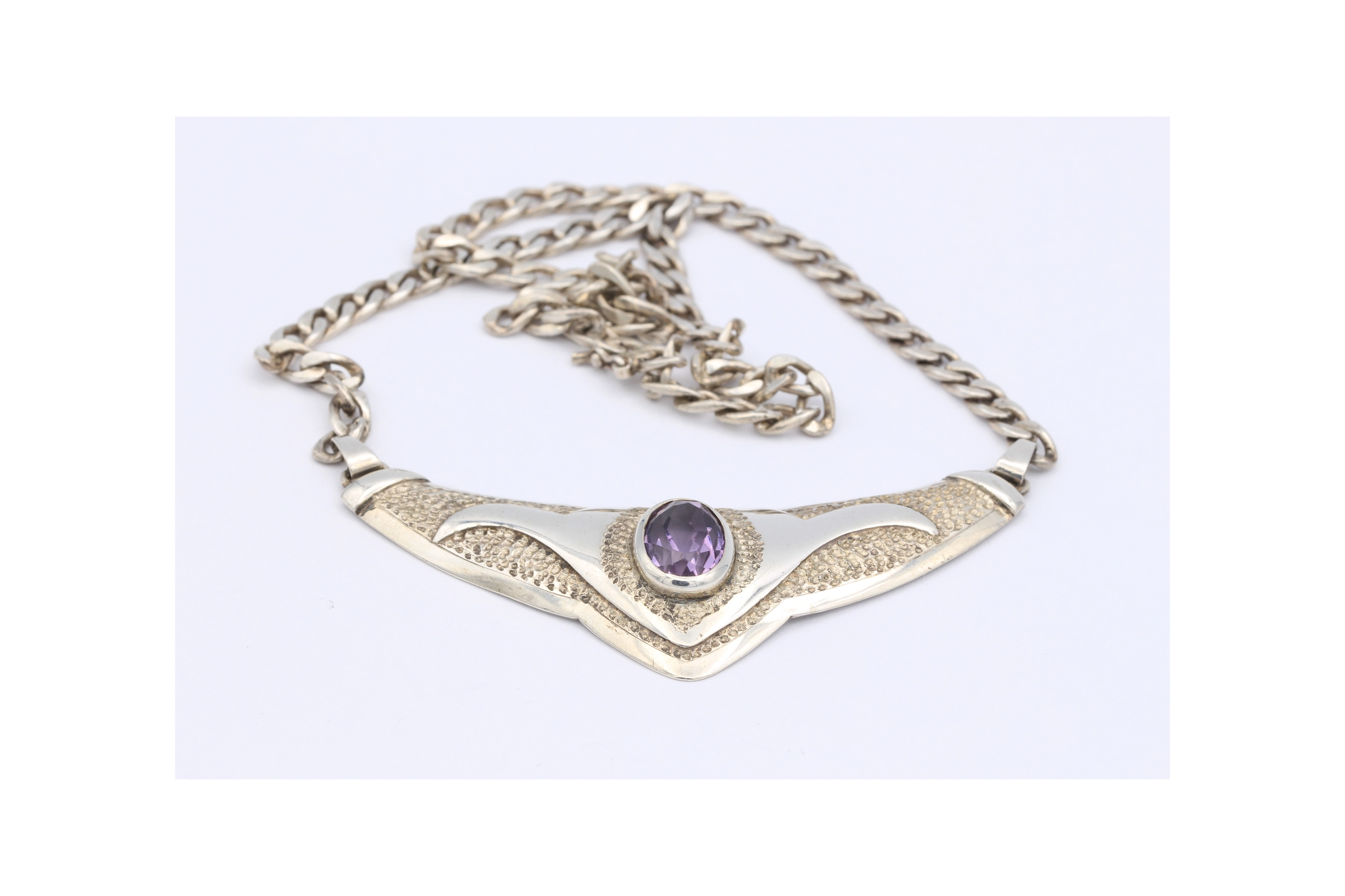 Collier contemporain en argent 925, serti d'une améthyste-The Vintage Workshop