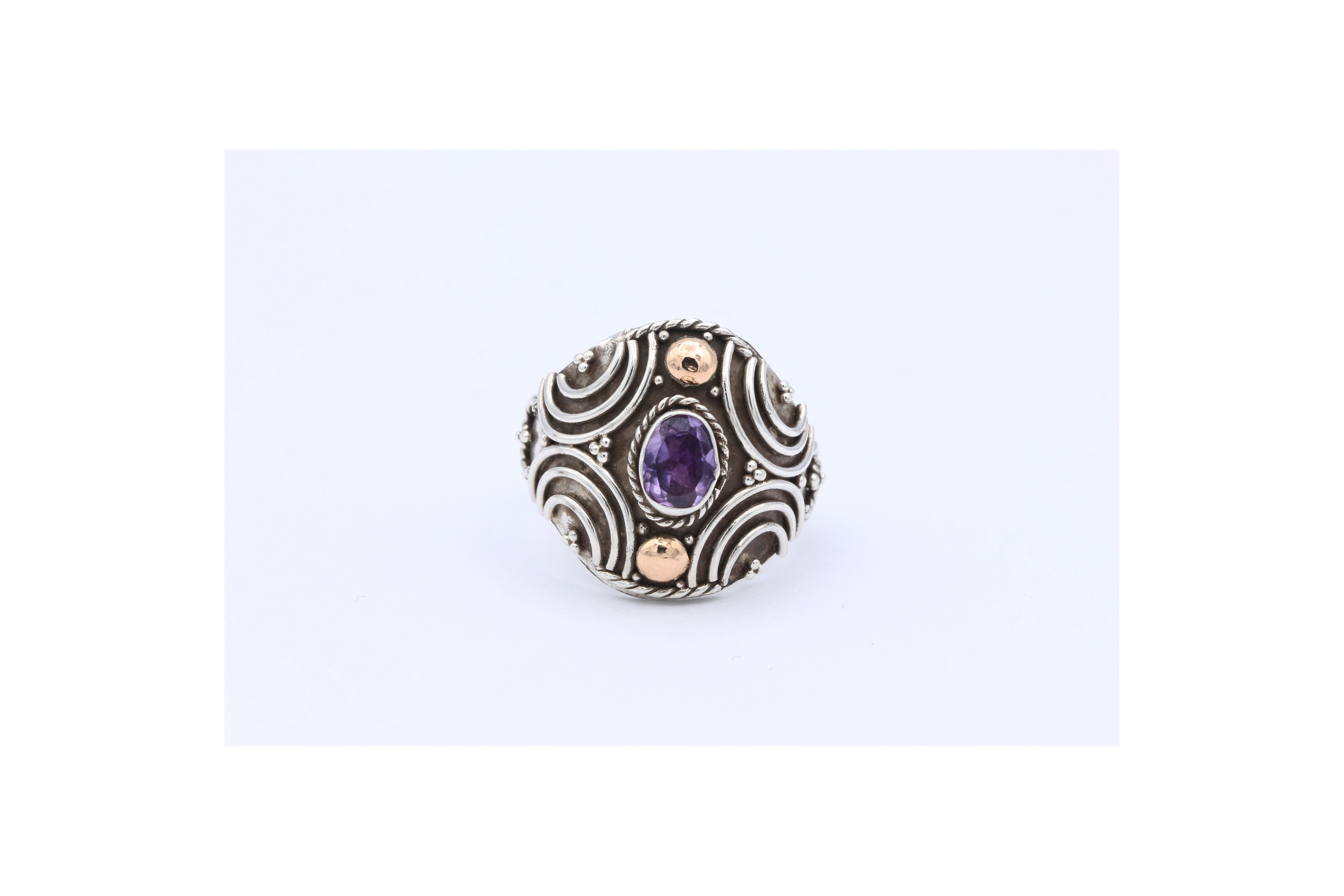 Bague contemporaine en argent 925, sertie d'une améthyste-The Vintage Workshop