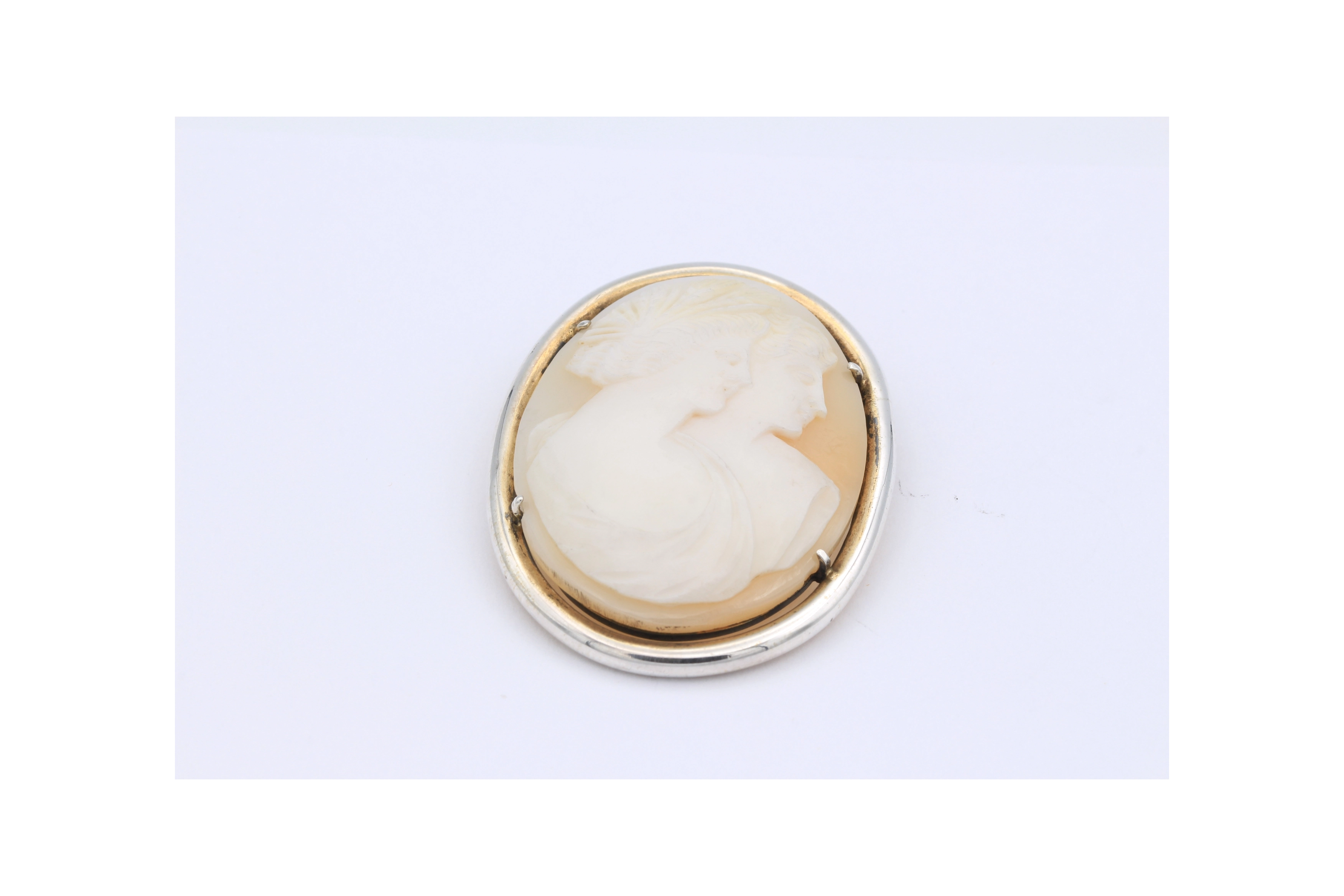 Broche Art Déco en argent 800, sertie d'une camée - - 2