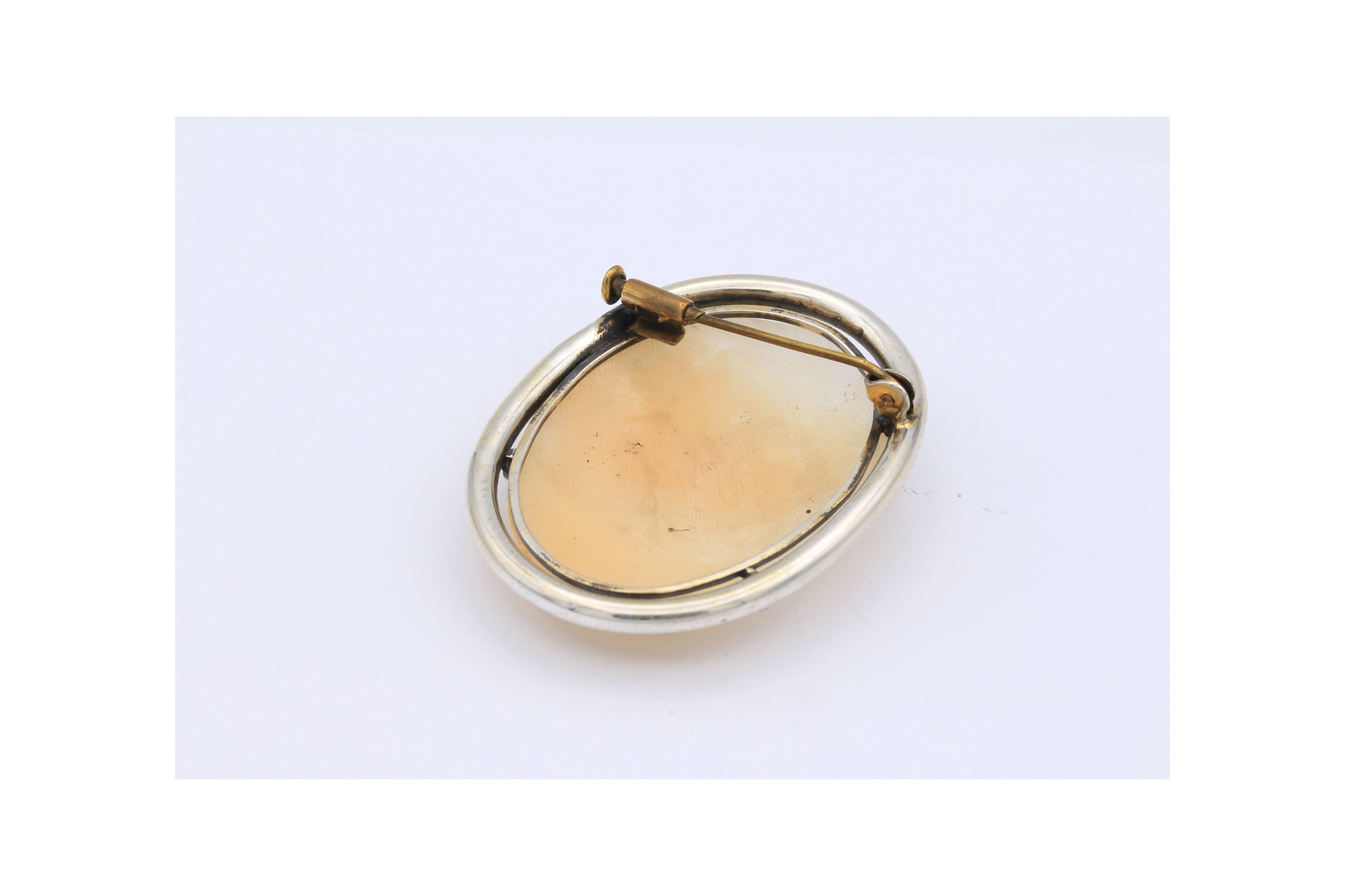Broche Art Déco en argent 800, sertie d'une camée - - 6