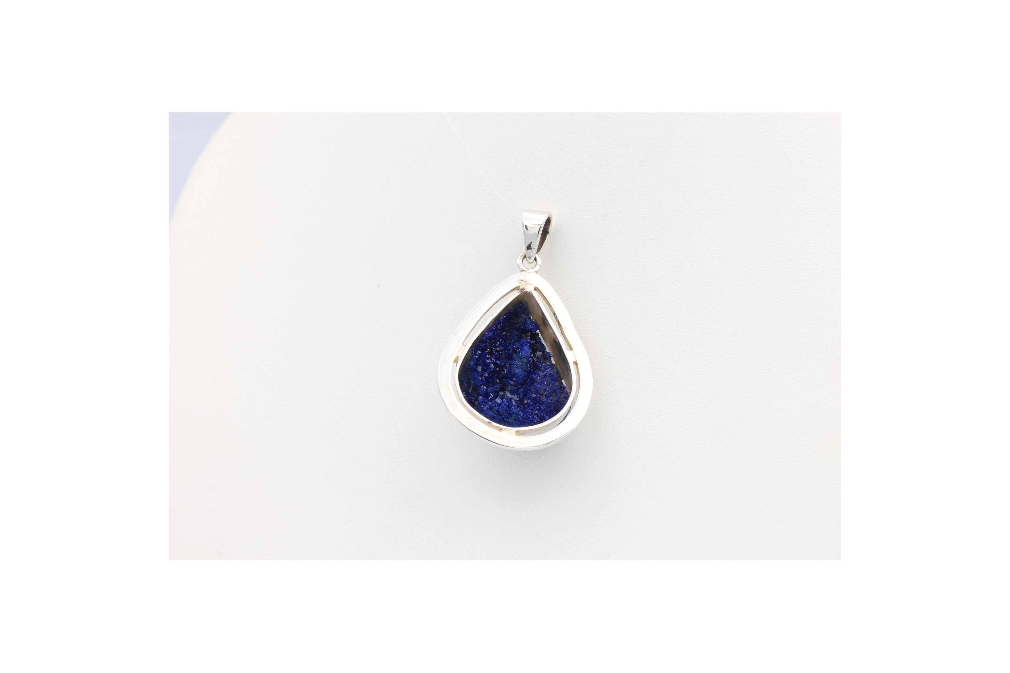 Pendentif contemporain en argent 925 et azurite brute-The Vintage Workshop