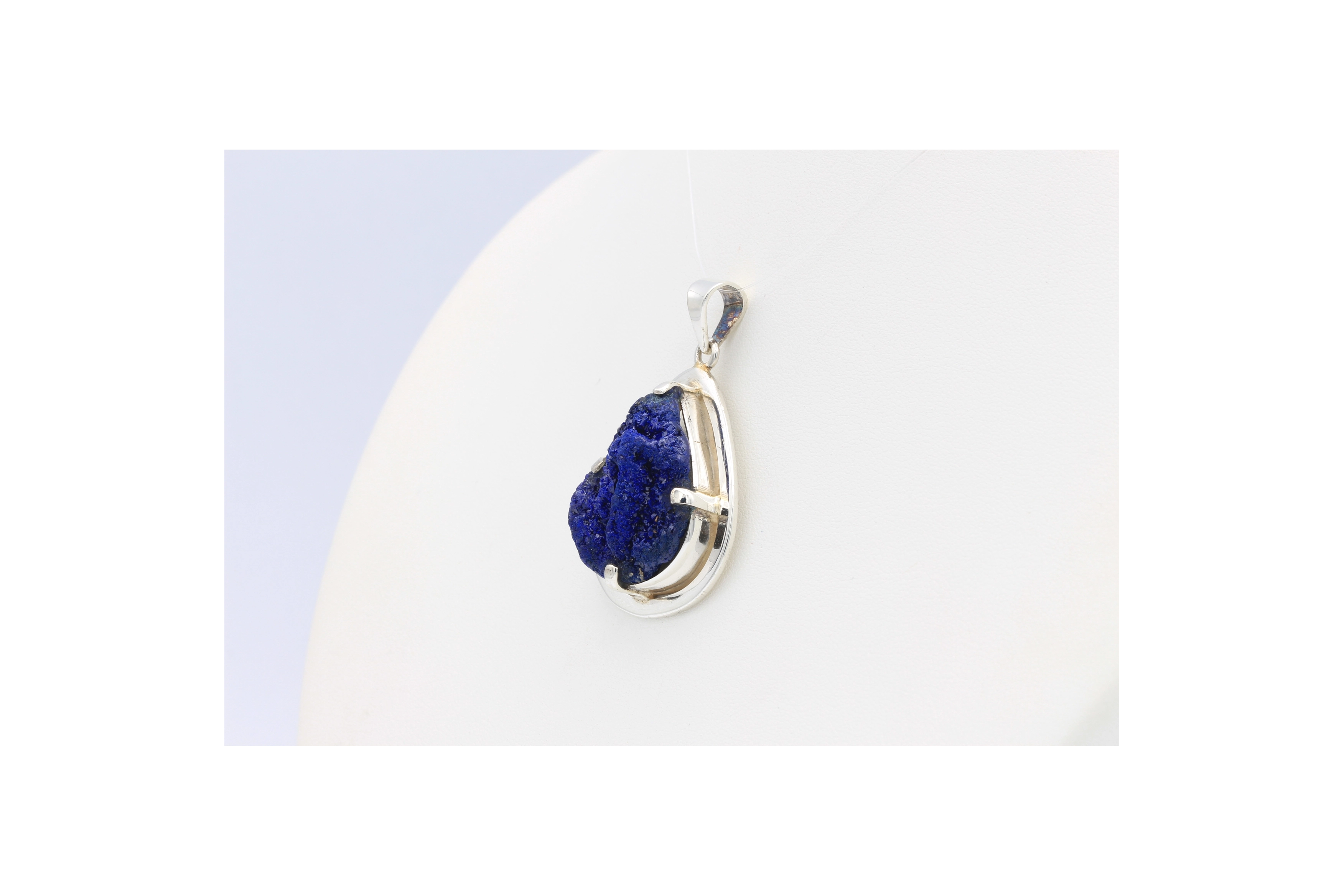 Pendentif contemporain en argent 925 et azurite brute-The Vintage Workshop