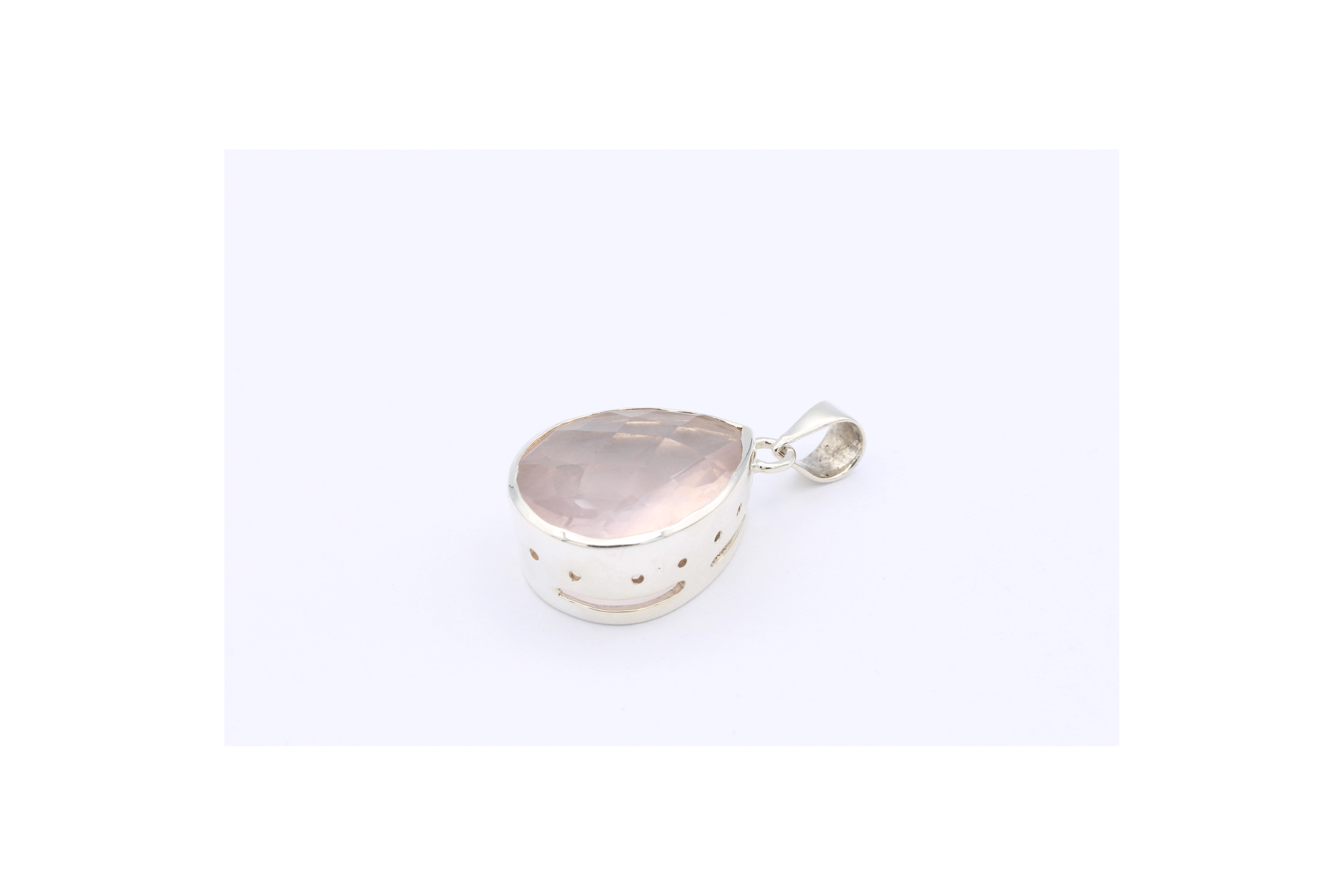 Pendentif contemporain en argent 925 et quartz rose-The Vintage Workshop