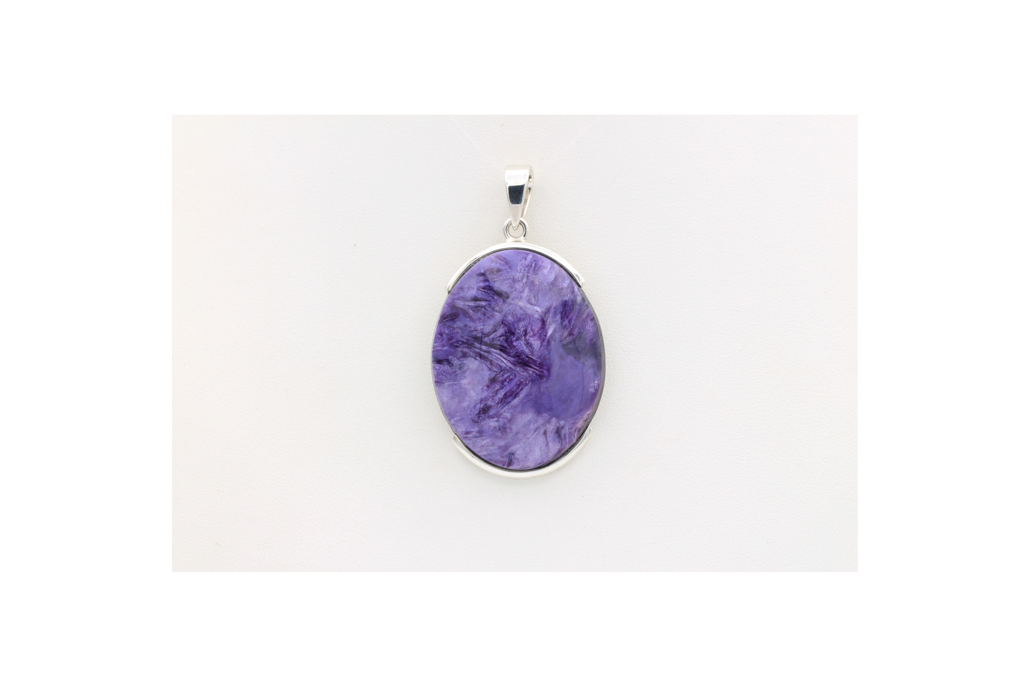 Pendentif contemporain en argent 925 et cabochon de charoïte-The Vintage Workshop