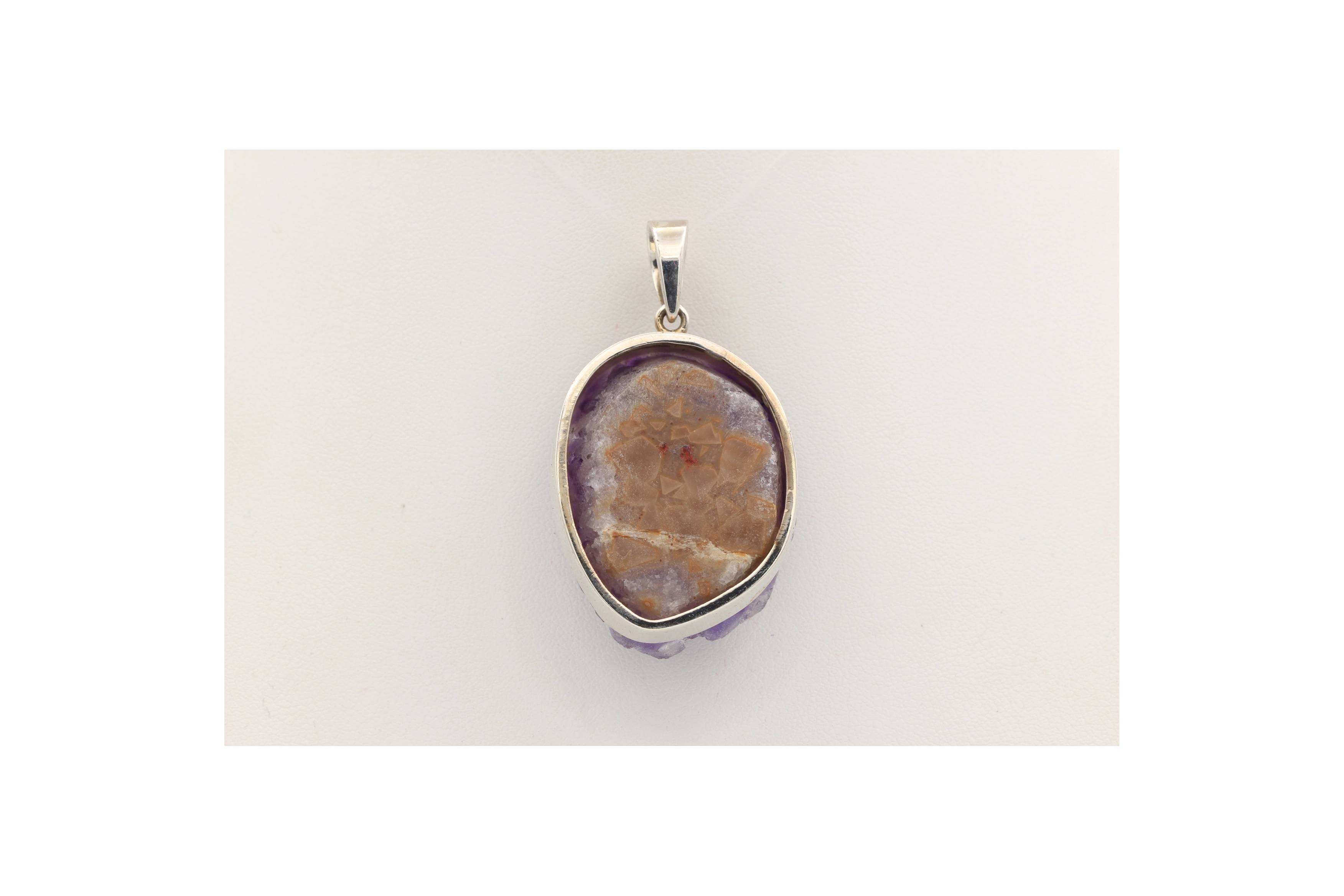 Pendentif contemporain en argent 925 serti d'améthyste-The Vintage Workshop