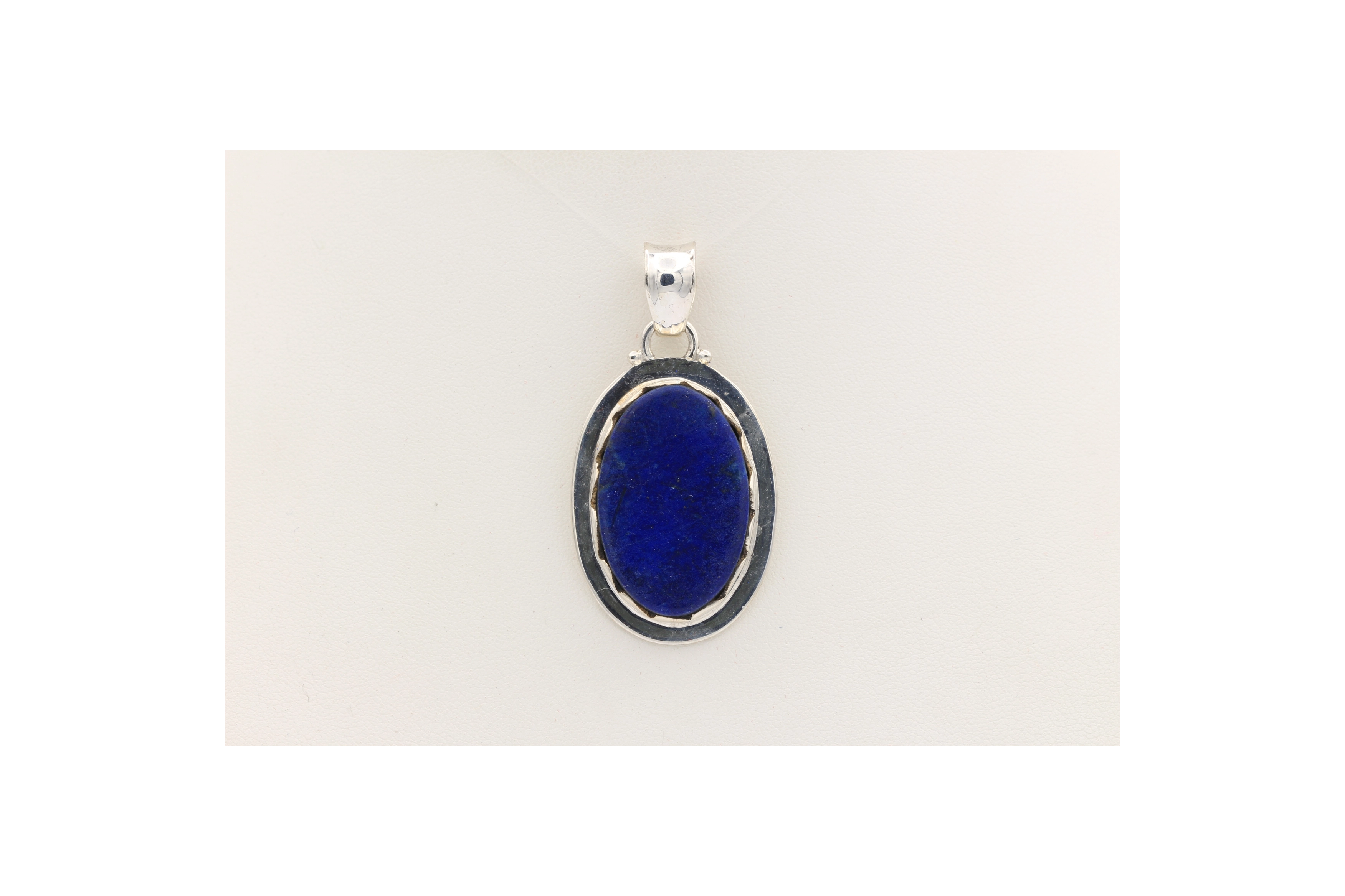 Pendentif contemporain en argent 925 serti de lapis lazuli-The Vintage Workshop