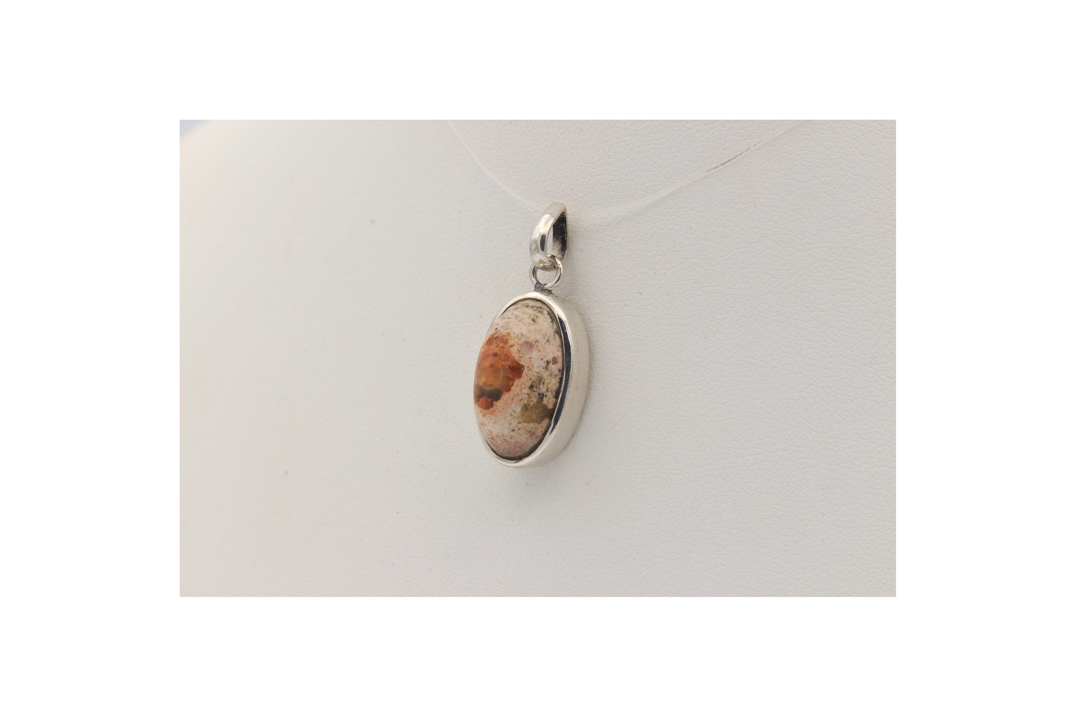 Pendentif contemporain en argent 925 serti d'opale-The Vintage Workshop