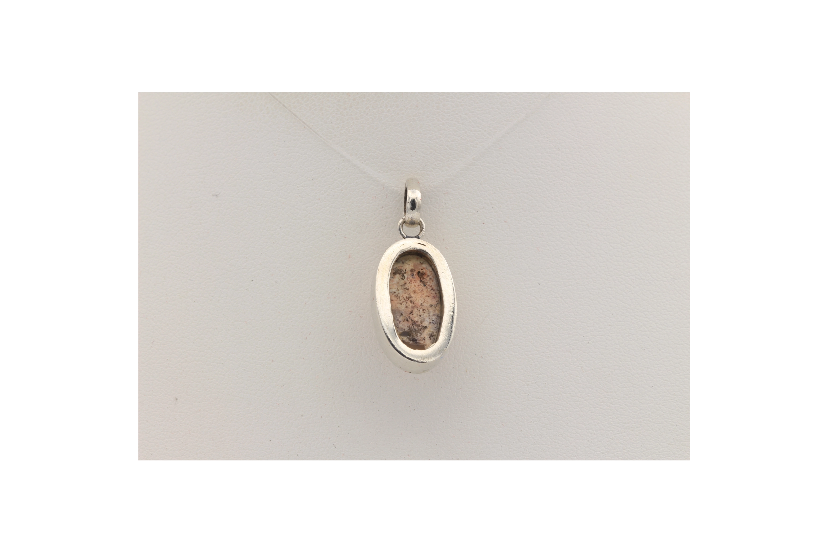 Pendentif contemporain en argent 925 serti d'opale-The Vintage Workshop