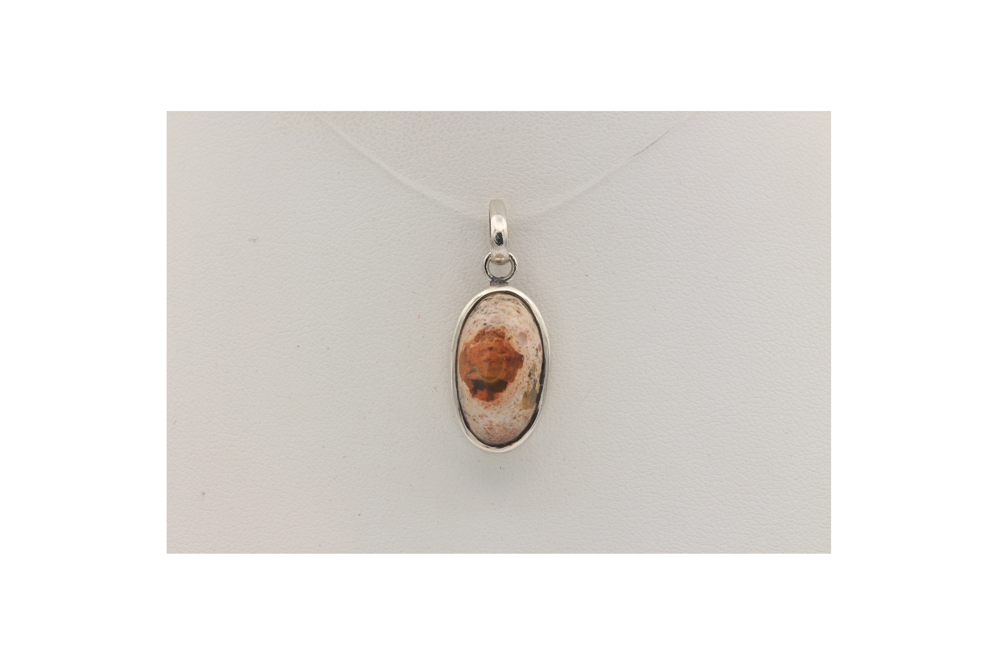 Pendentif contemporain en argent 925 serti d'opale-The Vintage Workshop