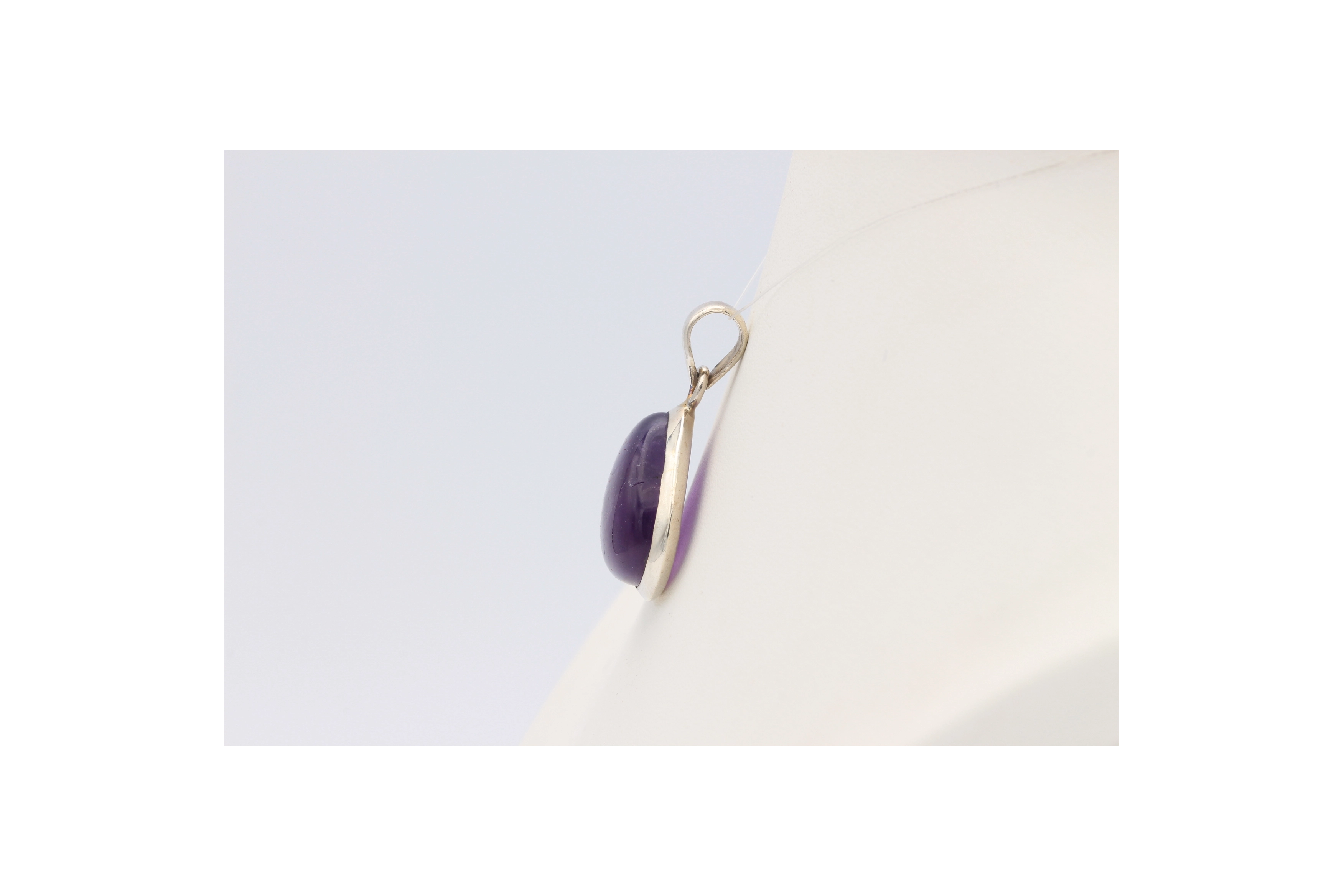 Pendentif contemporain en argent 925 serti d'améthyste-The Vintage Workshop