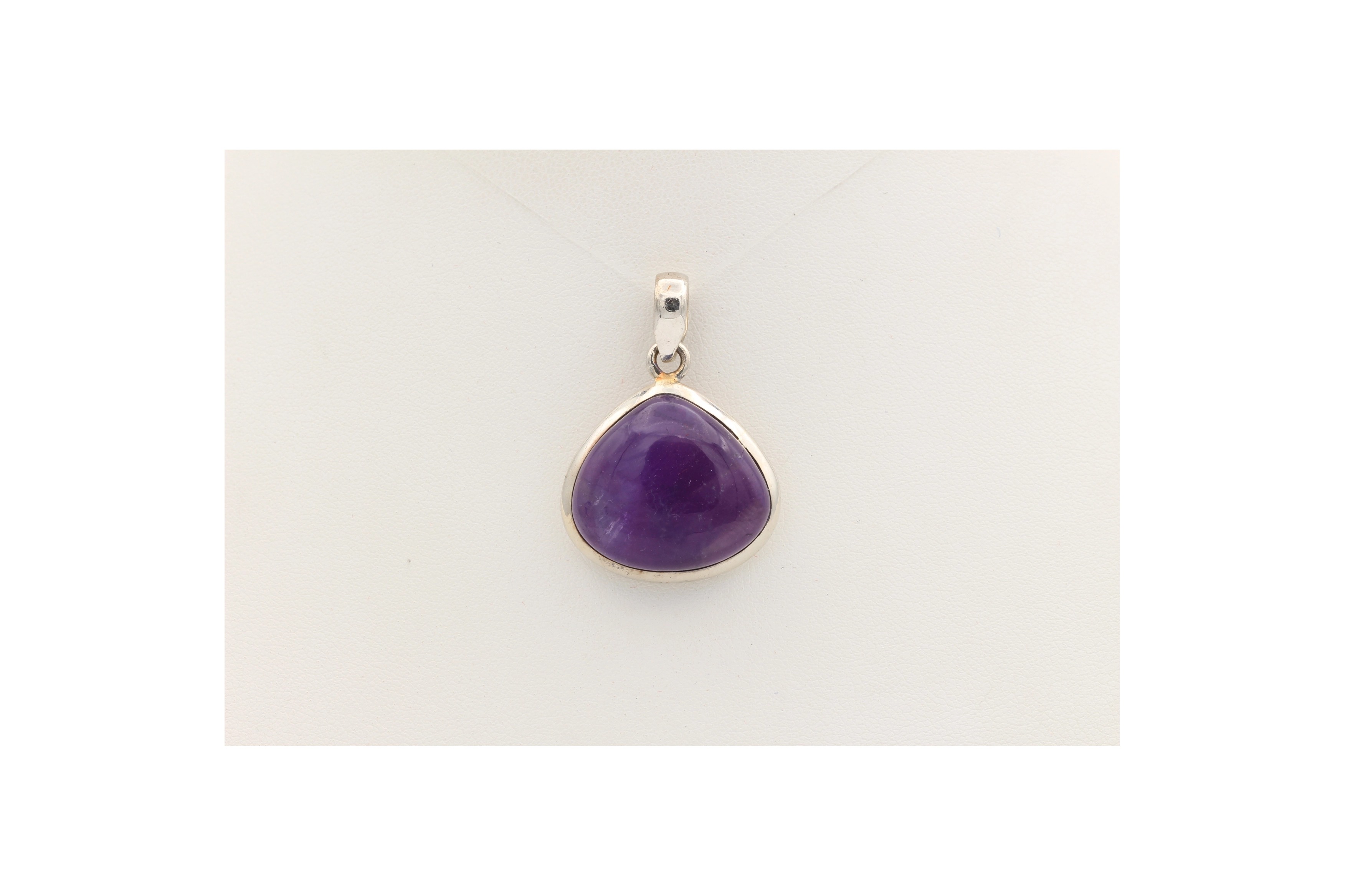 Pendentif contemporain en argent 925 serti d'améthyste-The Vintage Workshop