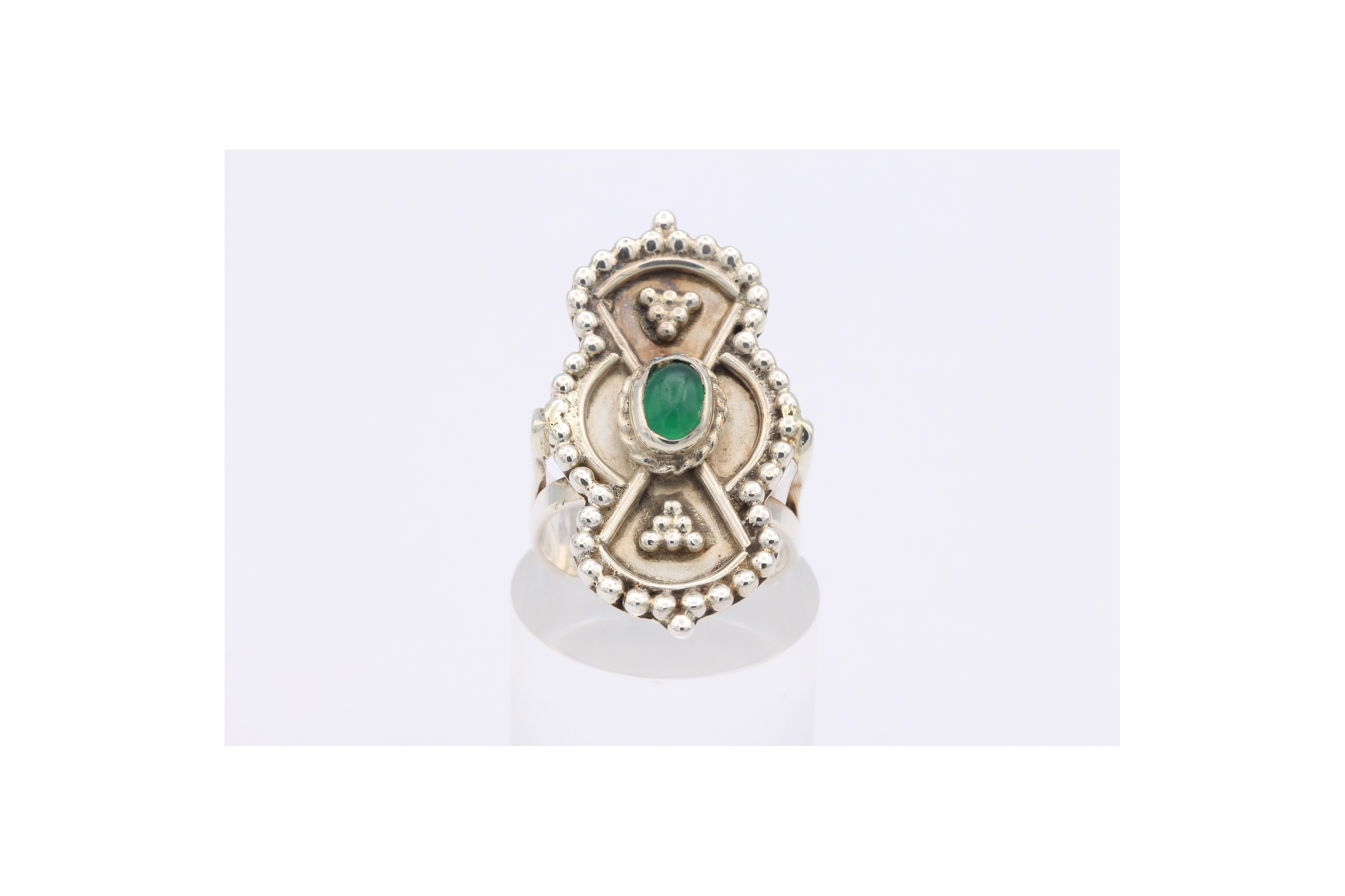 Bague "ethnique" contemporaine en argent 925 sertie de chrysoprase-The Vintage Workshop