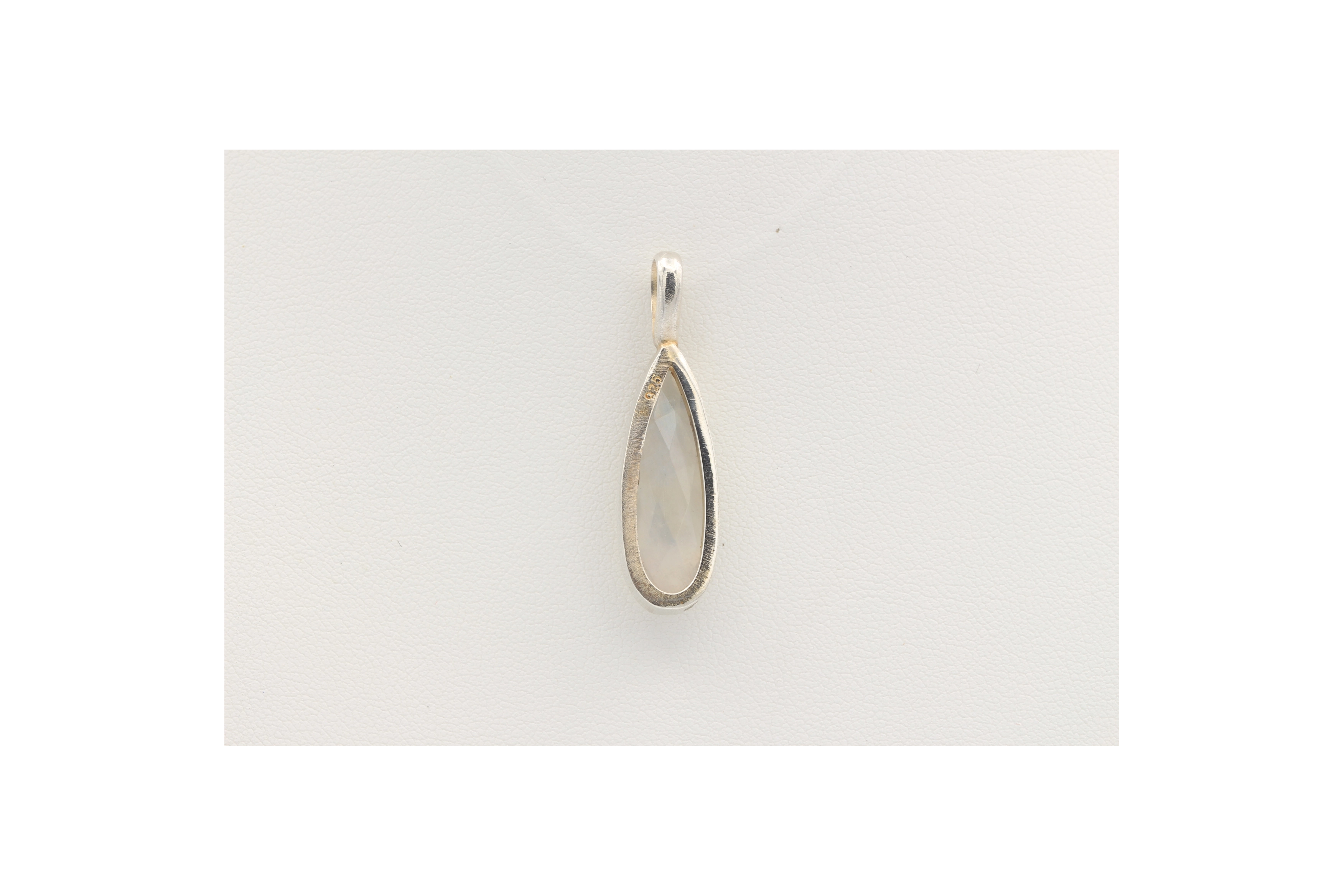 Pendentif contemporain en argent 925 serti de labradorite - - 4