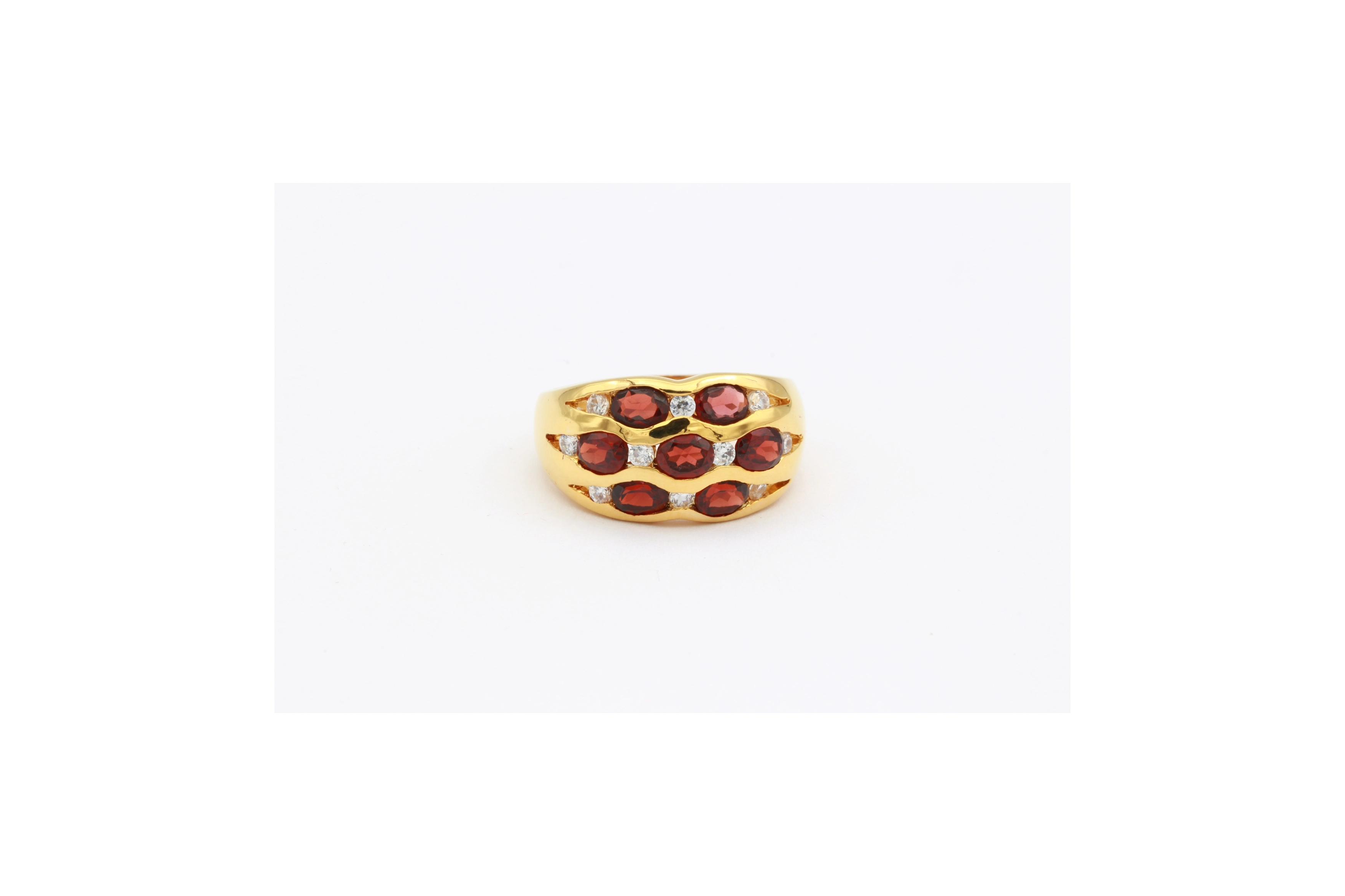 Bague contemporaine en vermeil (argent 925) sertie de grenat et de zirconium - - 1