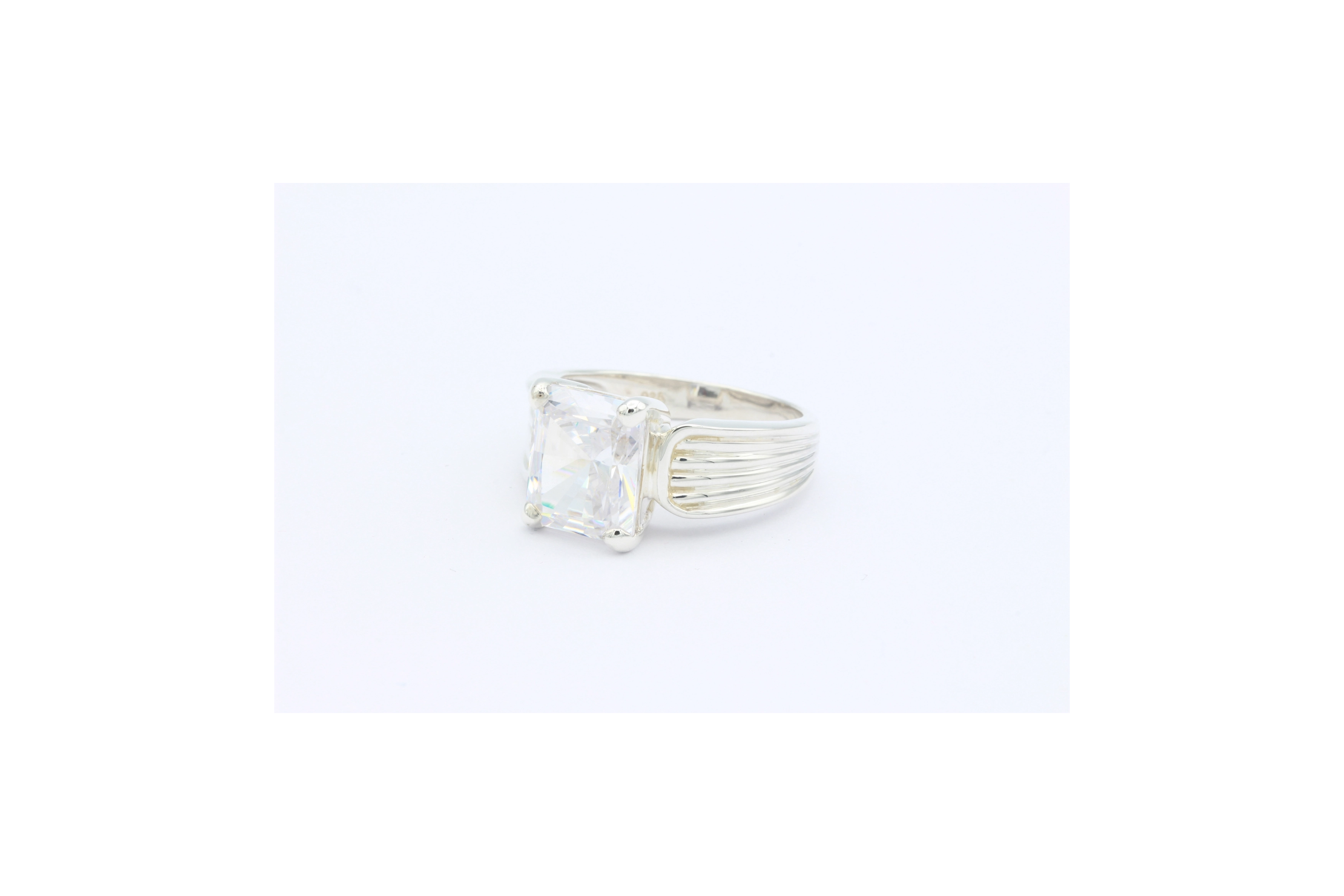Bague contemporaine en argent 925 sertie de zirconium-The Vintage Workshop