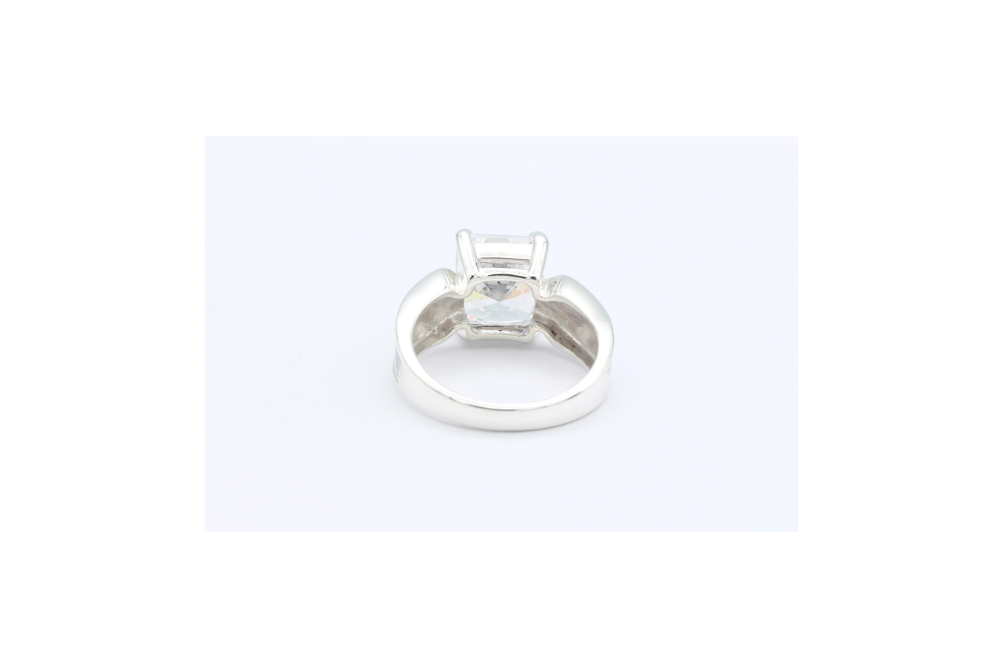 Bague contemporaine en argent 925 sertie de zirconium-The Vintage Workshop