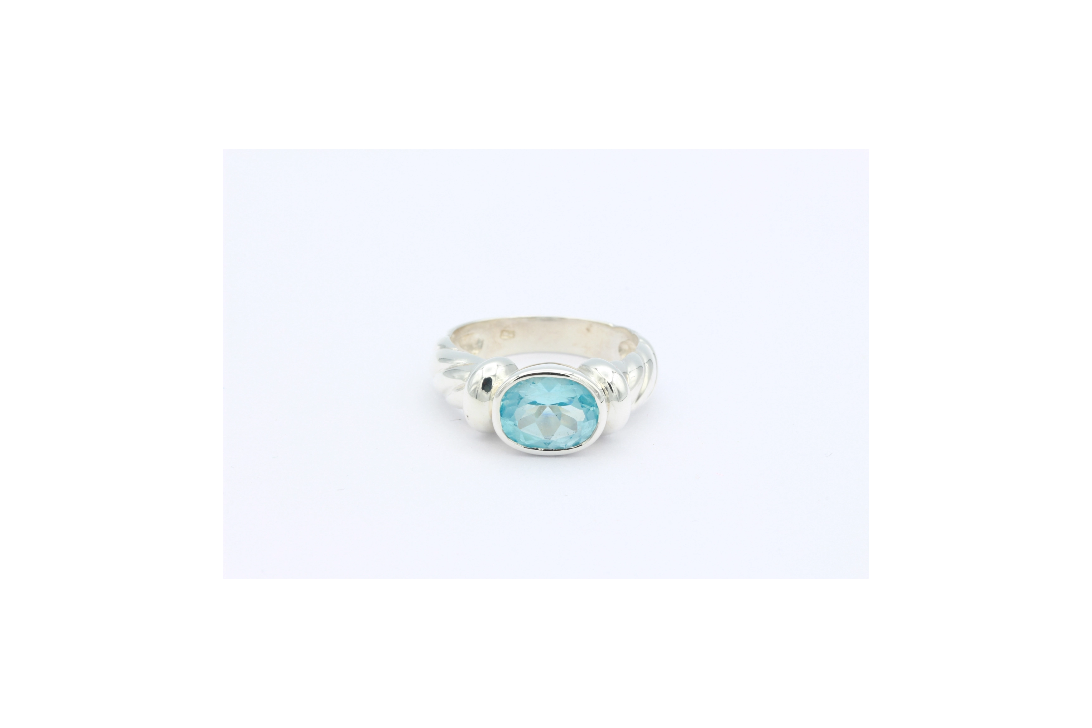 Bague contemporaine en argent 925 sertie de topaze - - 1