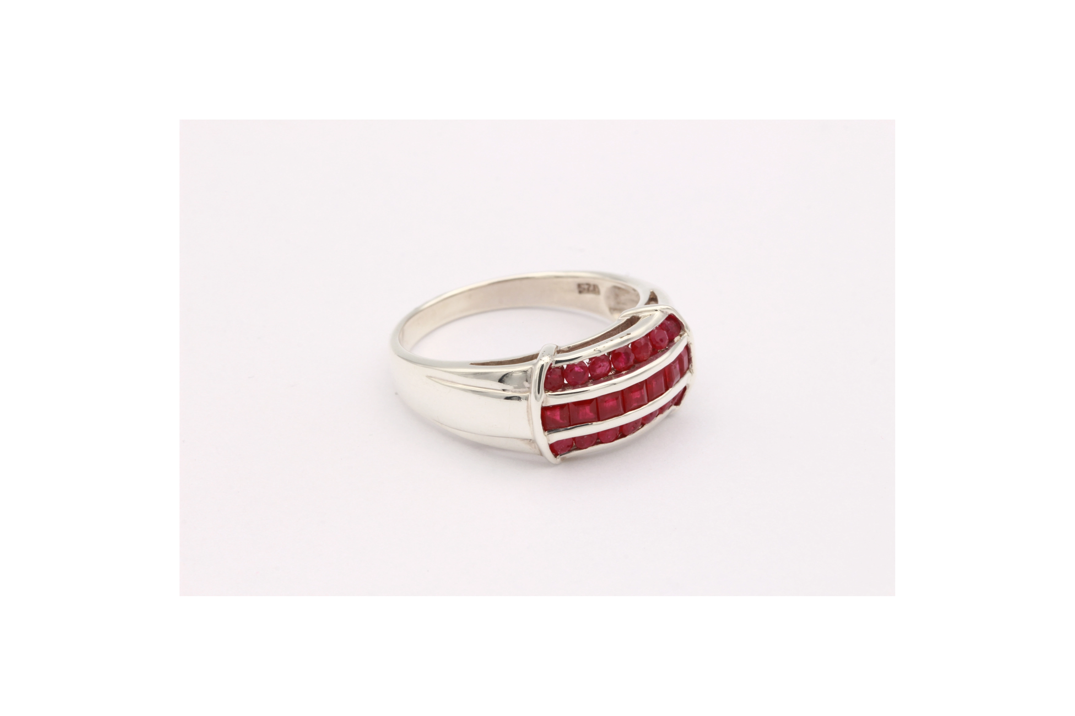 Bague contemporaine en argent 925 sertie de rubis - - 6