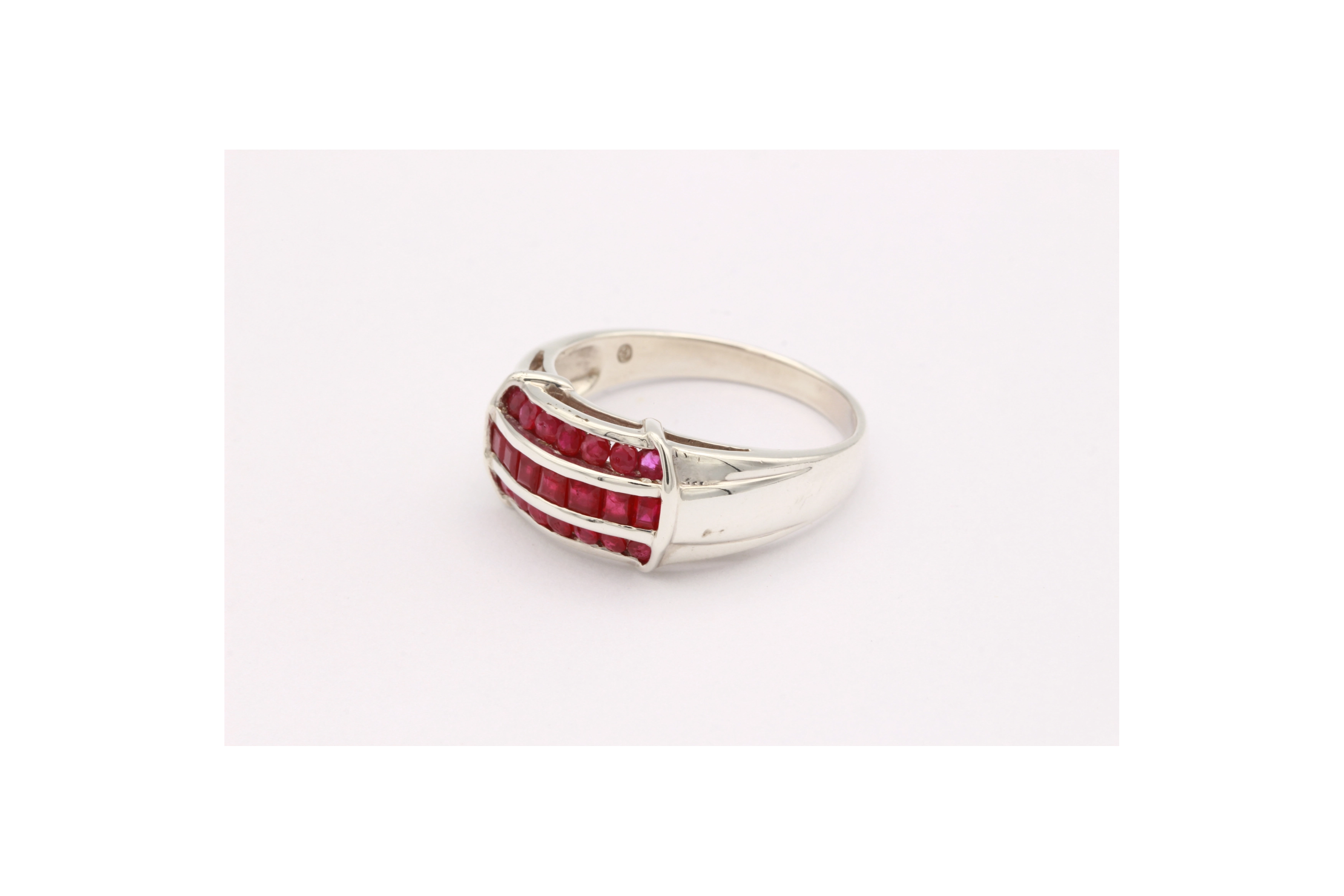 Bague contemporaine en argent 925 sertie de rubis - - 2