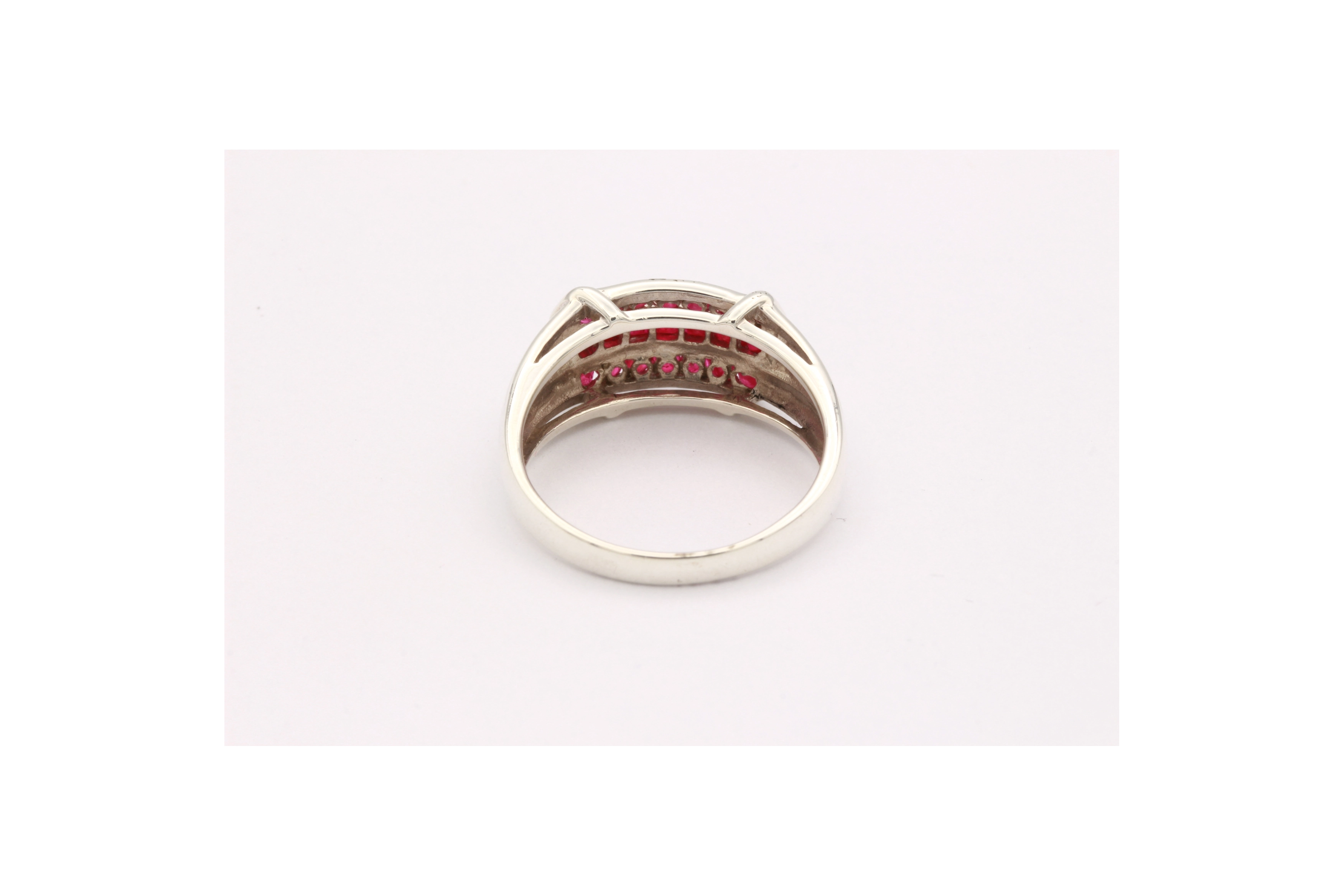 Bague contemporaine en argent 925 sertie de rubis - - 3