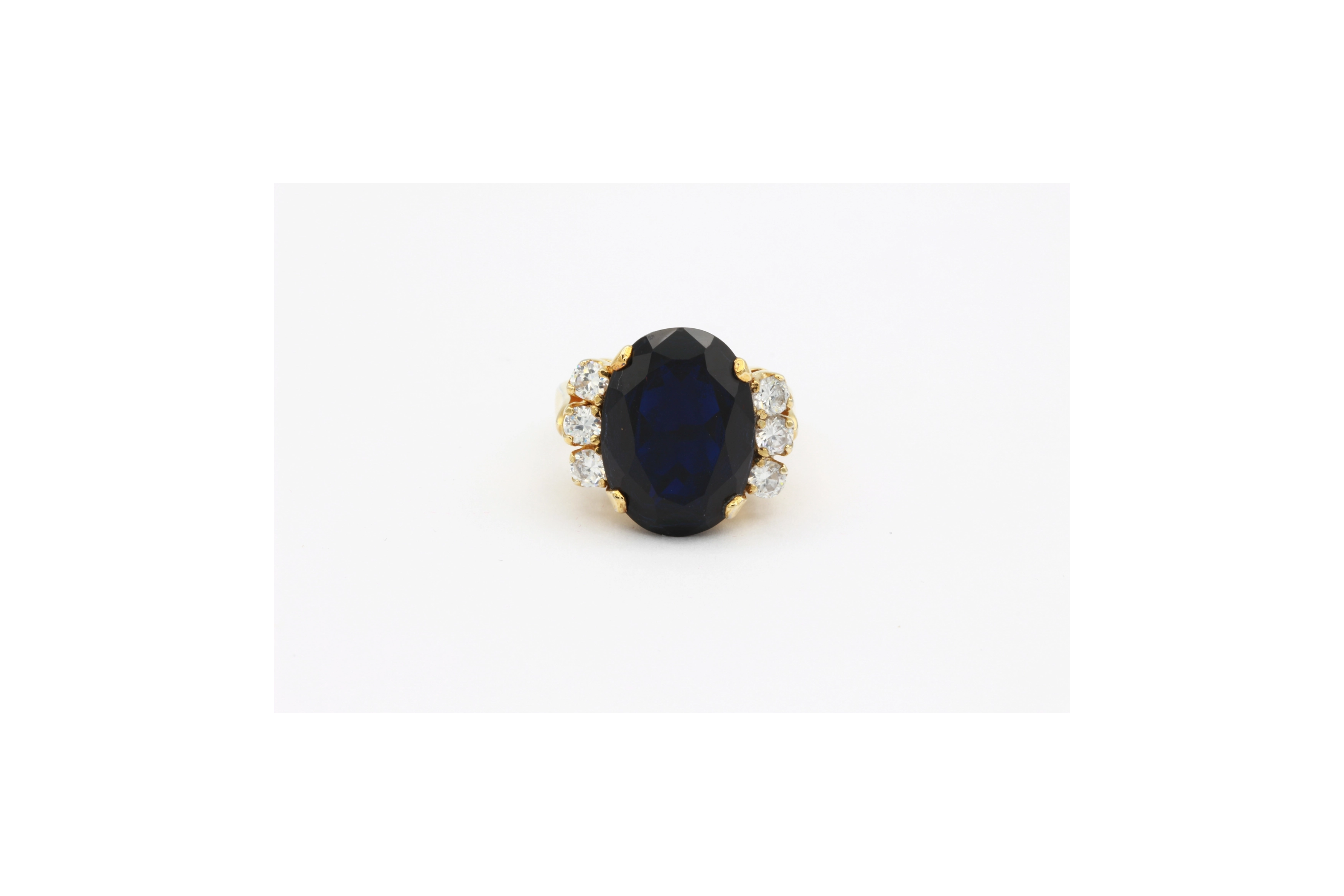 Bague contemporaine en vermeil (argent 925) sertie d'un saphir de synthèse et de zirconium-The Vintage Workshop