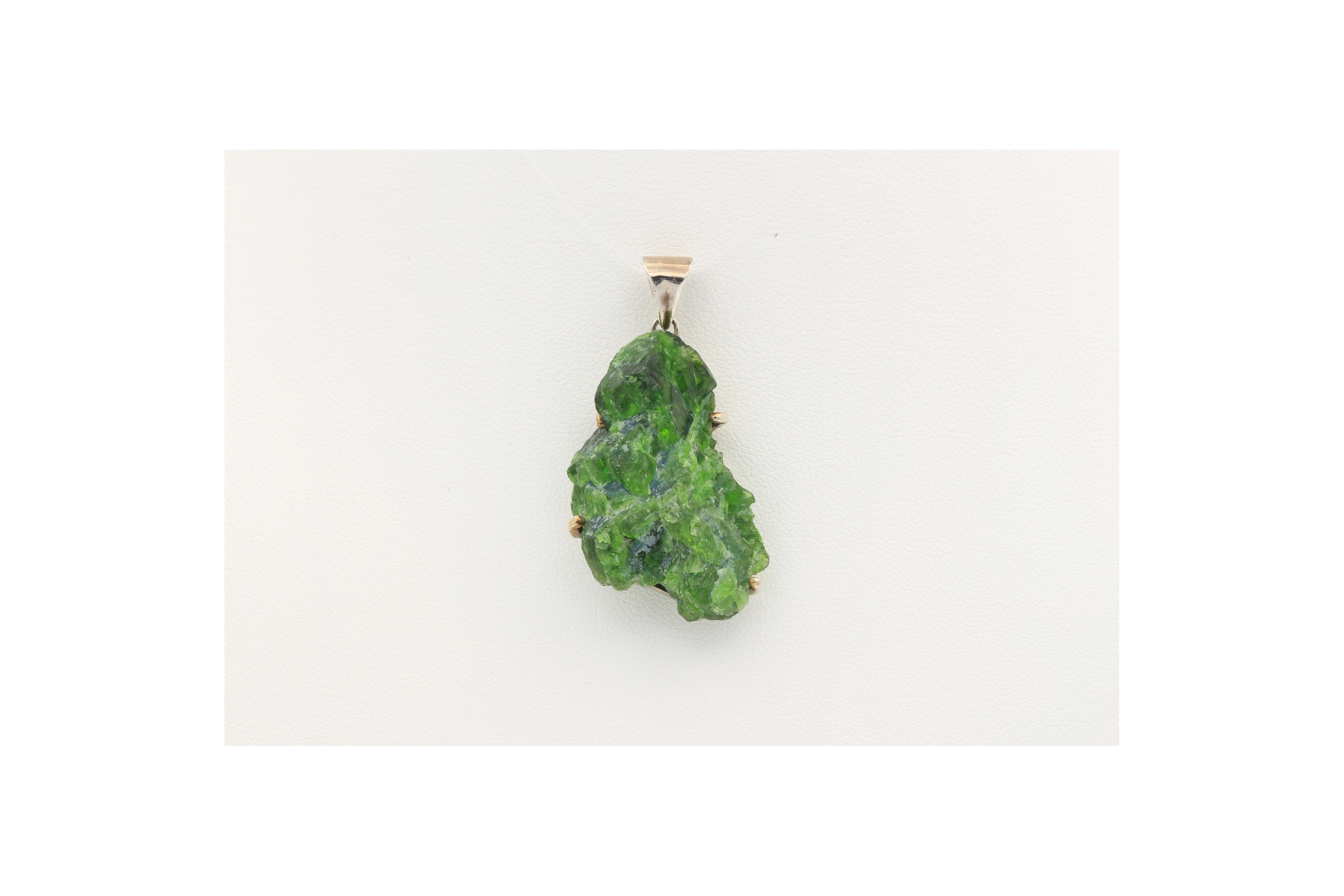 Pendentif contemporain en argent 925 serti de diopside chromifère - - 1
