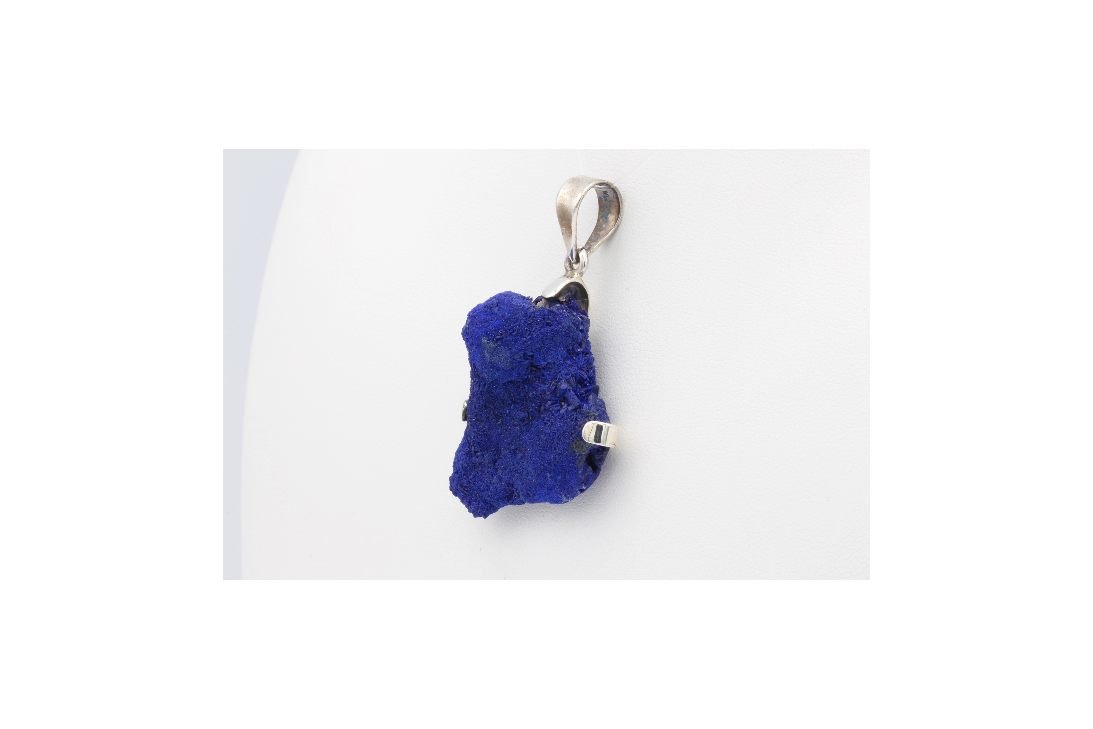 Pendentif contemporain en argent 925 serti d'azurite-The Vintage Workshop