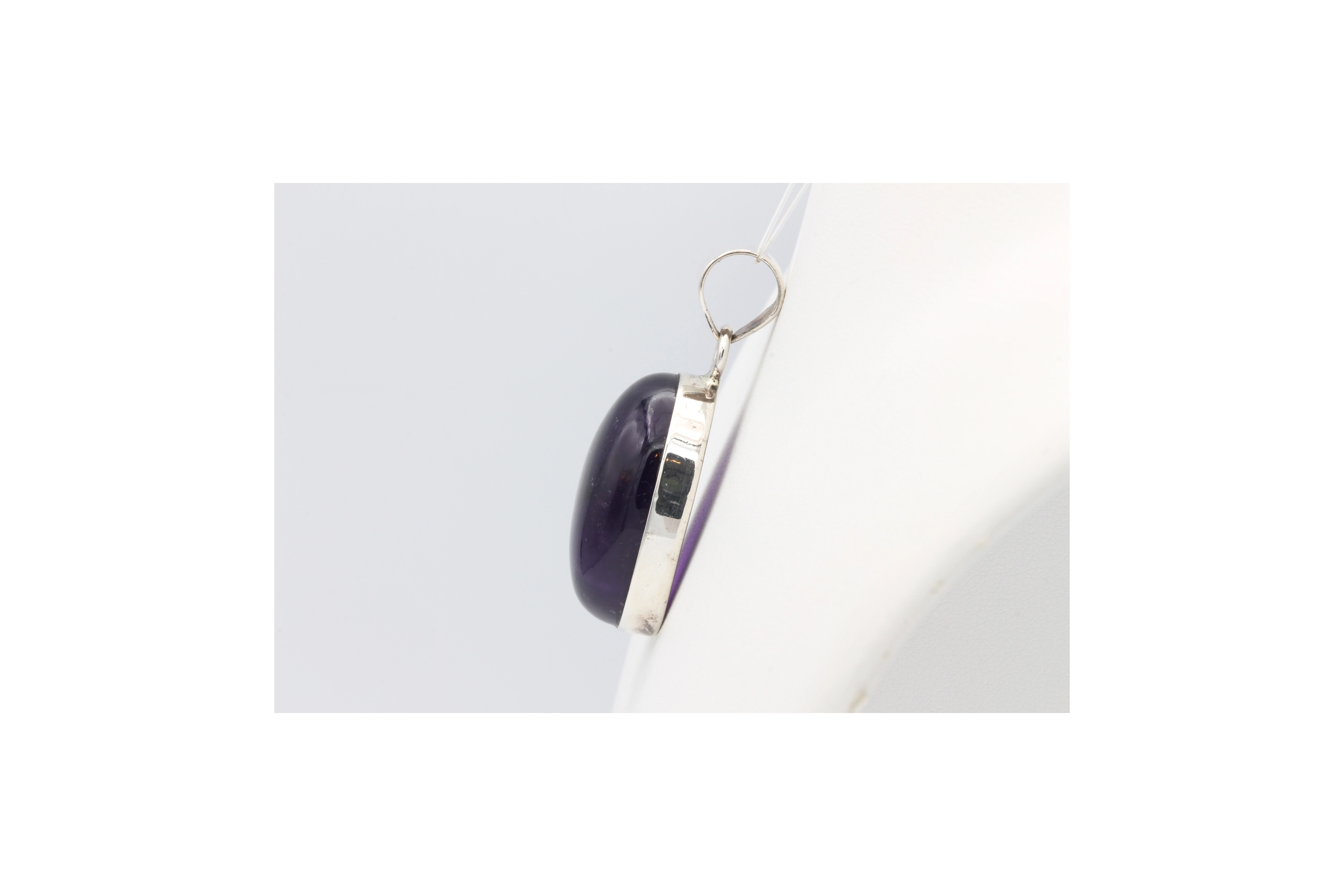 Pendentif contemporain en argent 925 serti d'améthyste-The Vintage Workshop