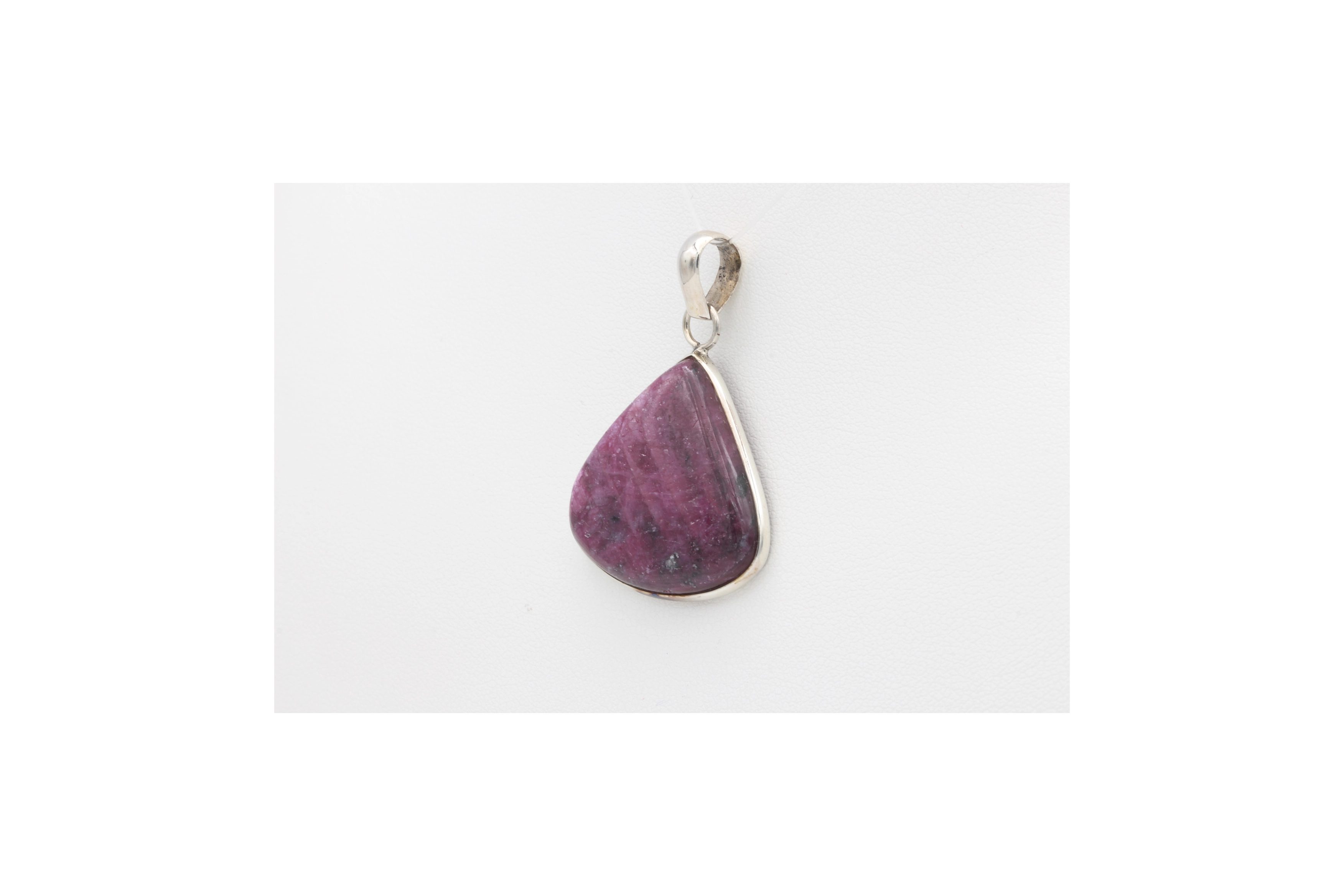 Pendentif contemporain en argent 925 serti de rubis - - 2