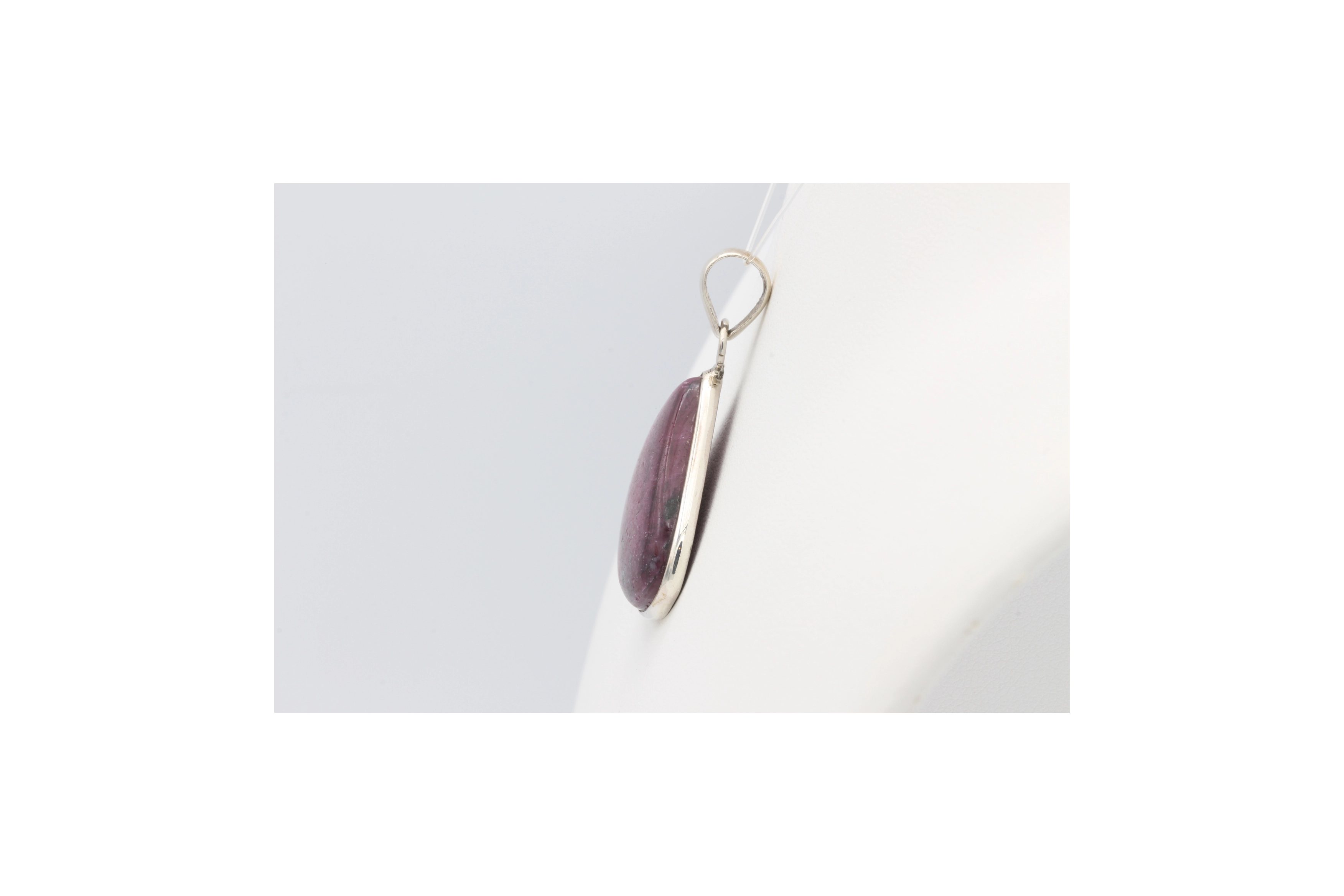 Pendentif contemporain en argent 925 serti de rubis - - 3