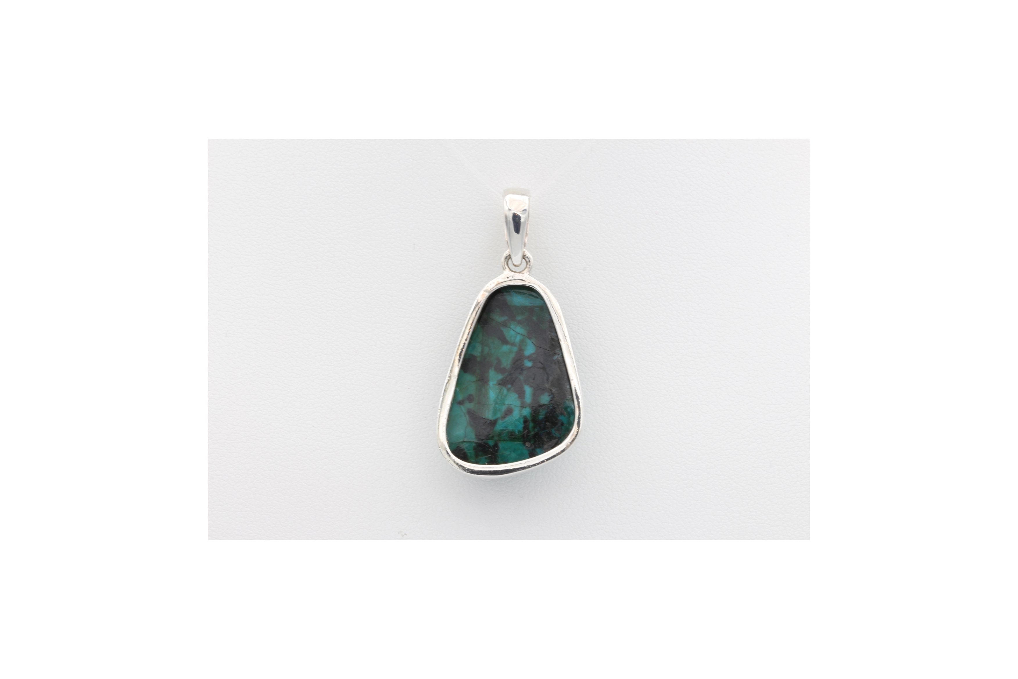 Pendentif contemporain en argent 925 serti de chrysocolle-The Vintage Workshop
