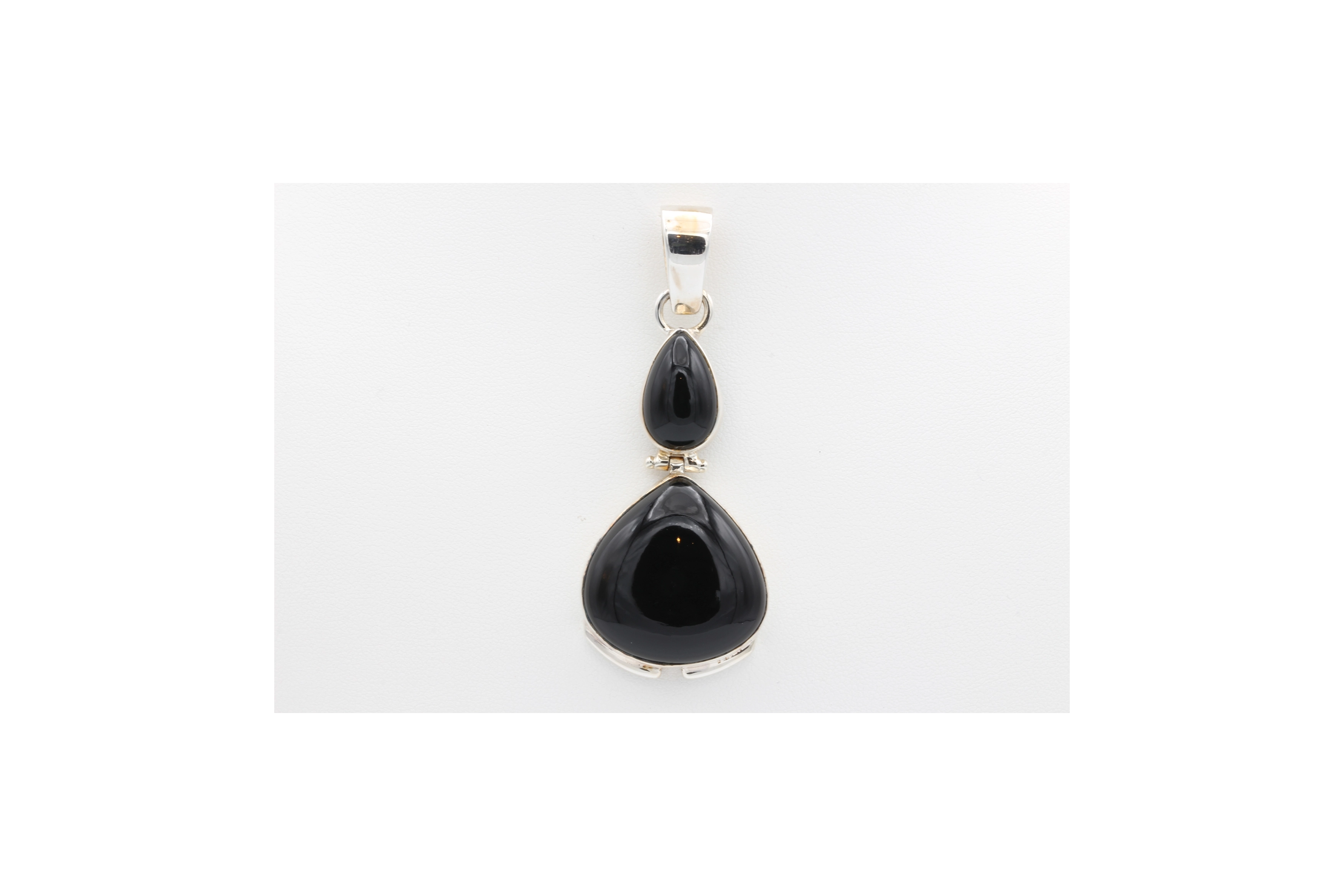 Pendentif contemporain en argent 925 serti d'onyx - - 1