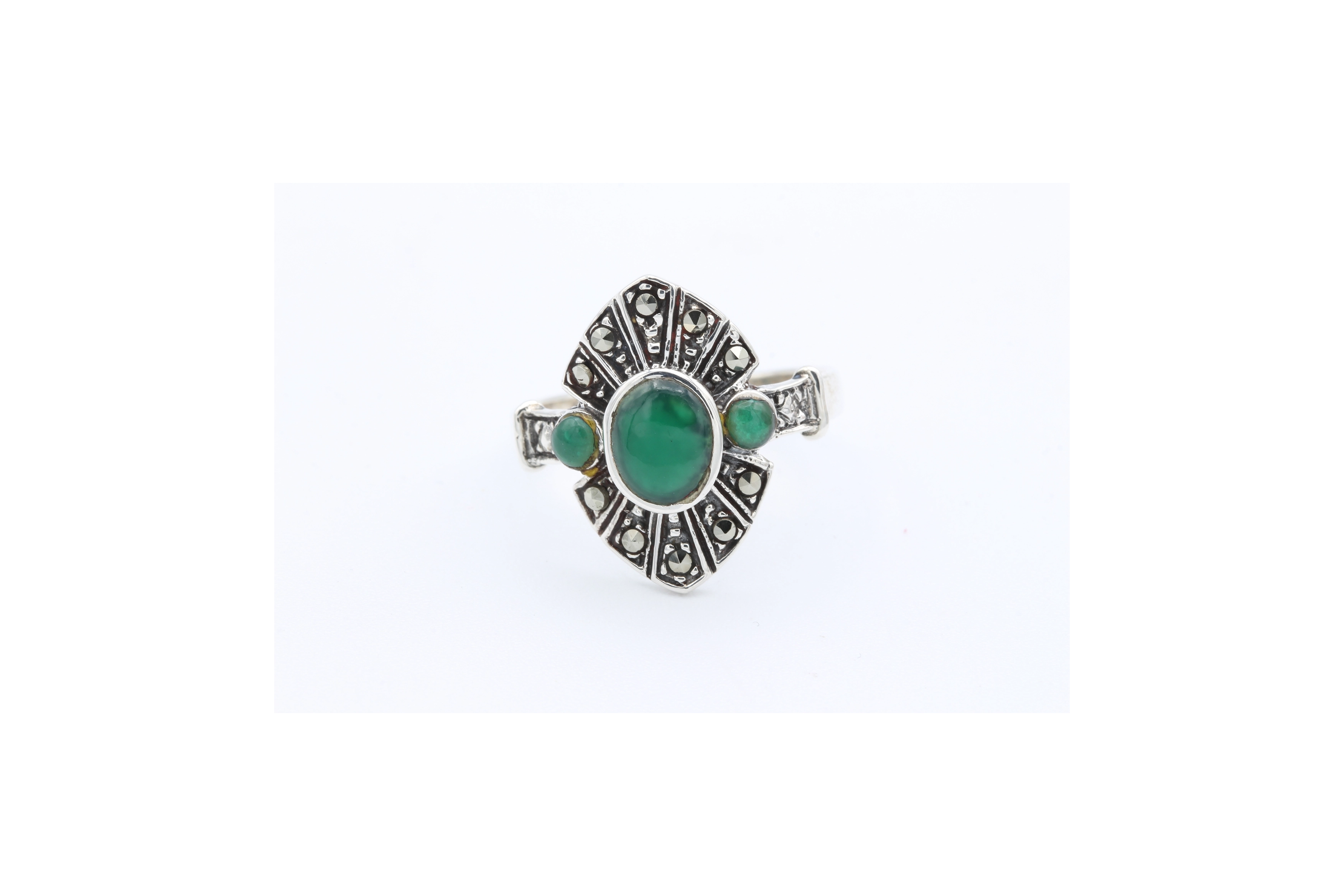 Bague Années 70 style Art Déco en argent 925 sertie de chrysoprase et de marcassite - 1